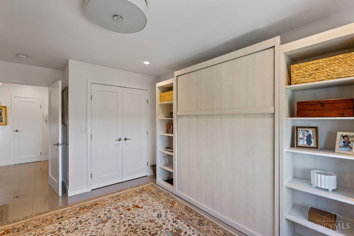 2200 Victory Parkway Unit: 2104