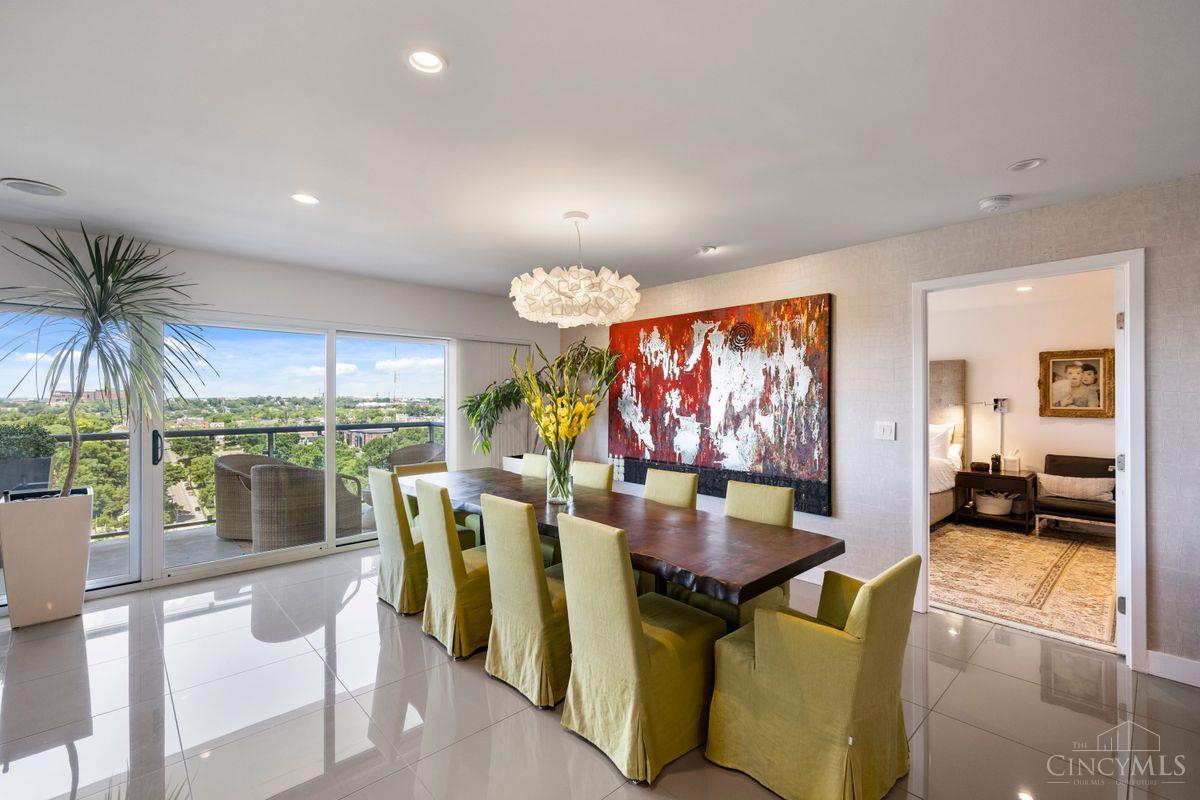 2200 Victory Parkway Unit: 2104