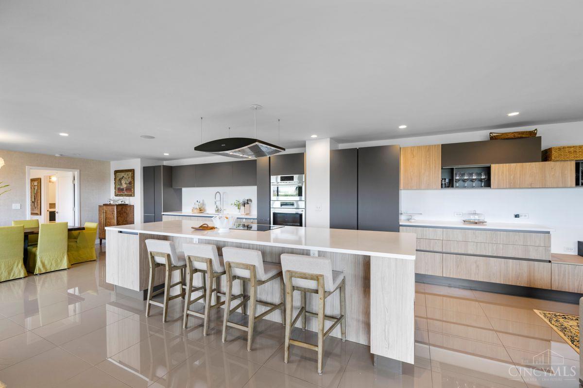 2200 Victory Parkway Unit: 2104