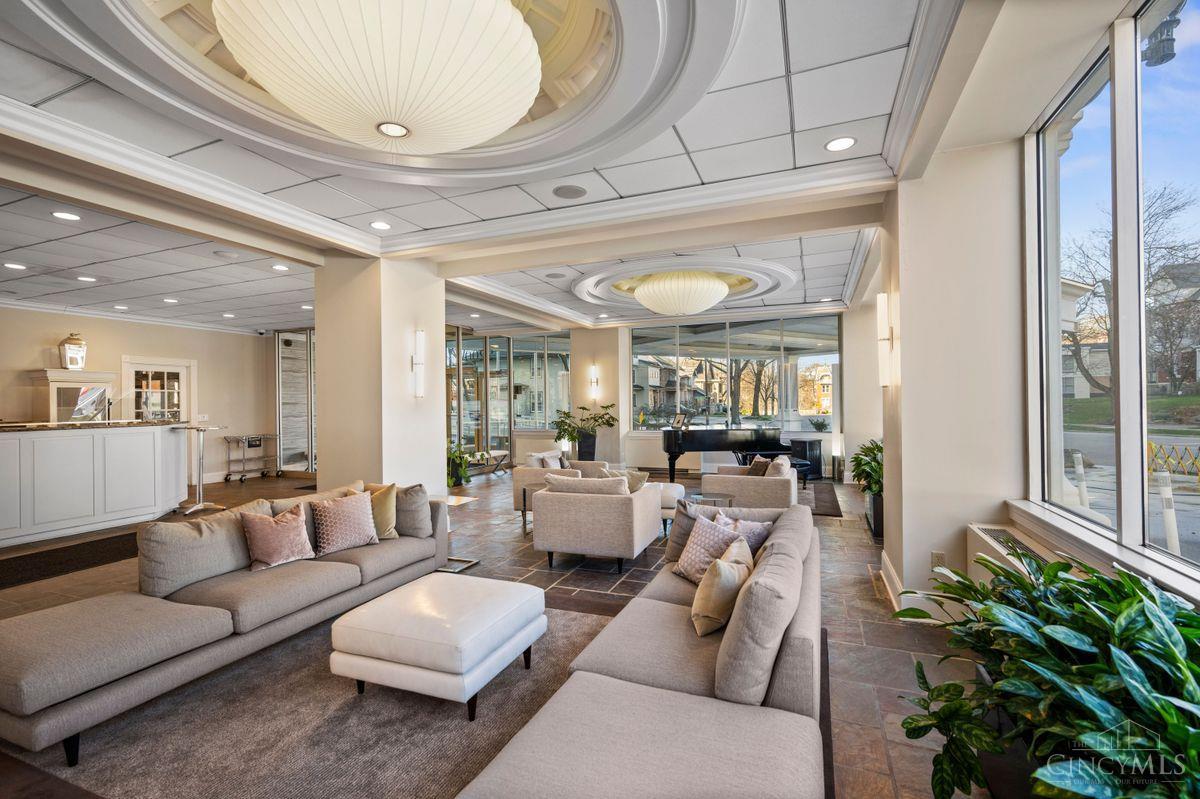 2200 Victory Parkway Unit: 2104
