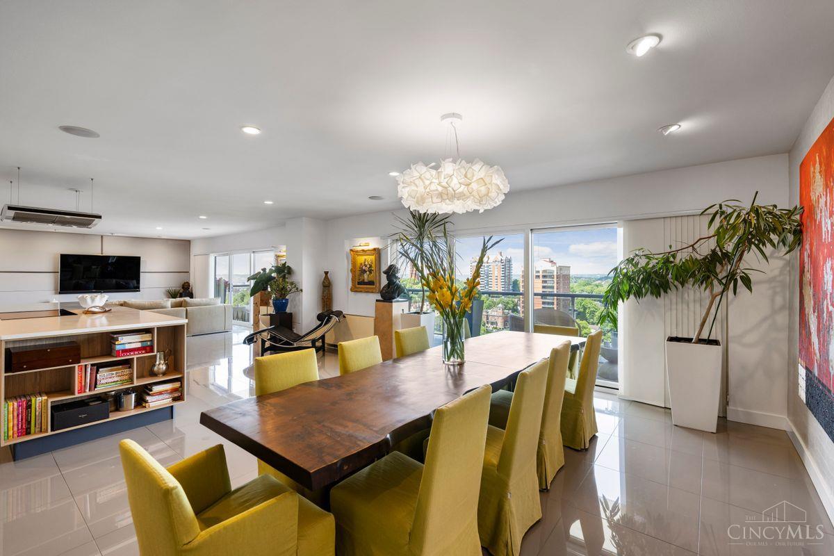 2200 Victory Parkway Unit: 2104