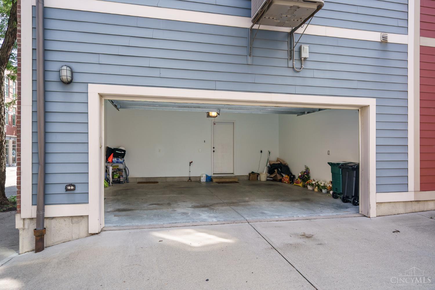 1437 Pleasant Street