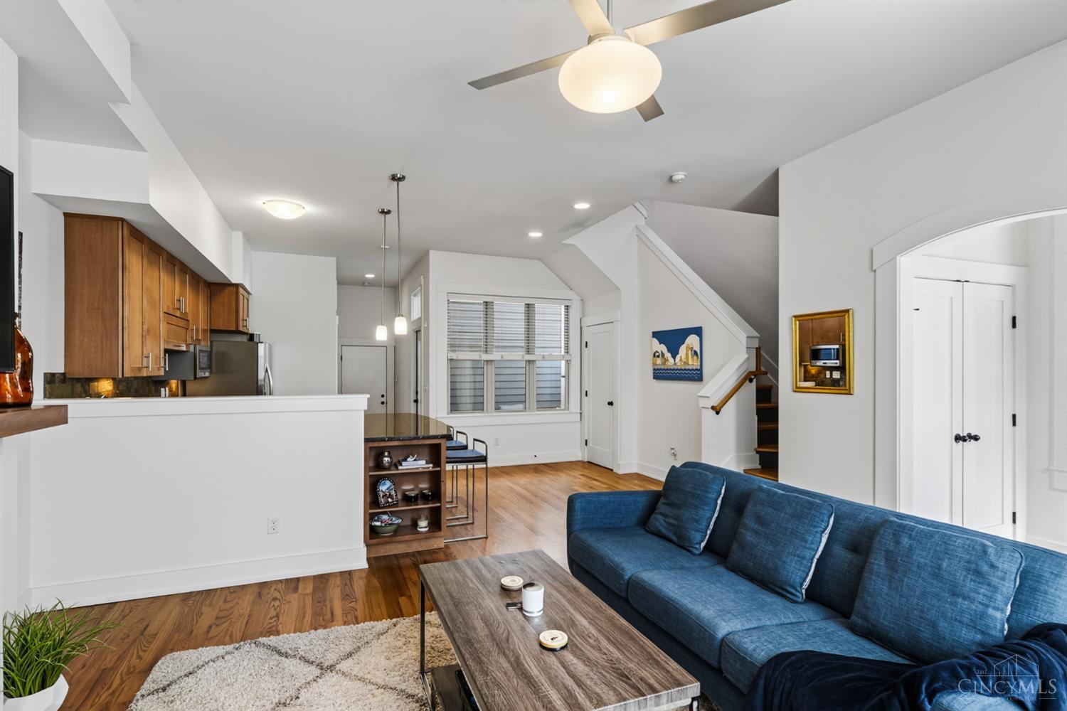 1437 Pleasant Street
