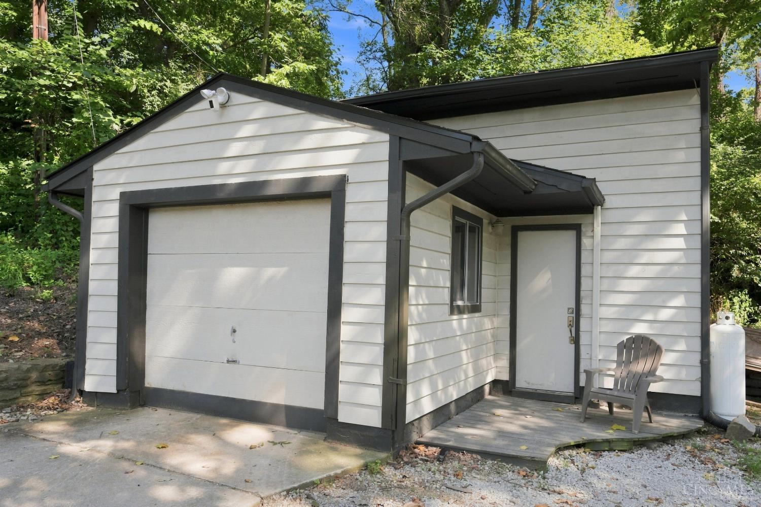 11627 Bank Road
