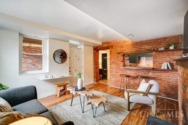 413 Milton Street Unit: 1
