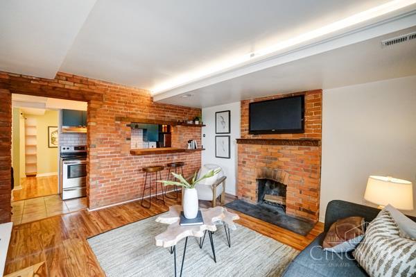 413 Milton Street Unit: 1