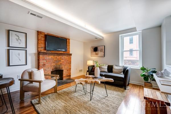 413 Milton Street Unit: 1