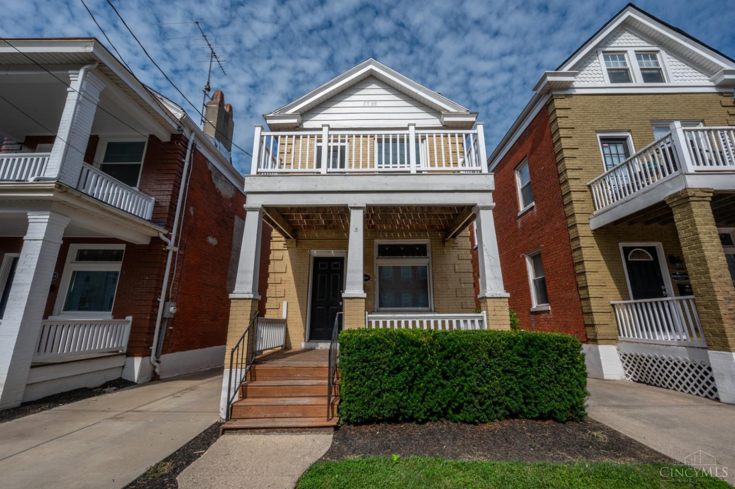 2921 Bellevue Avenue