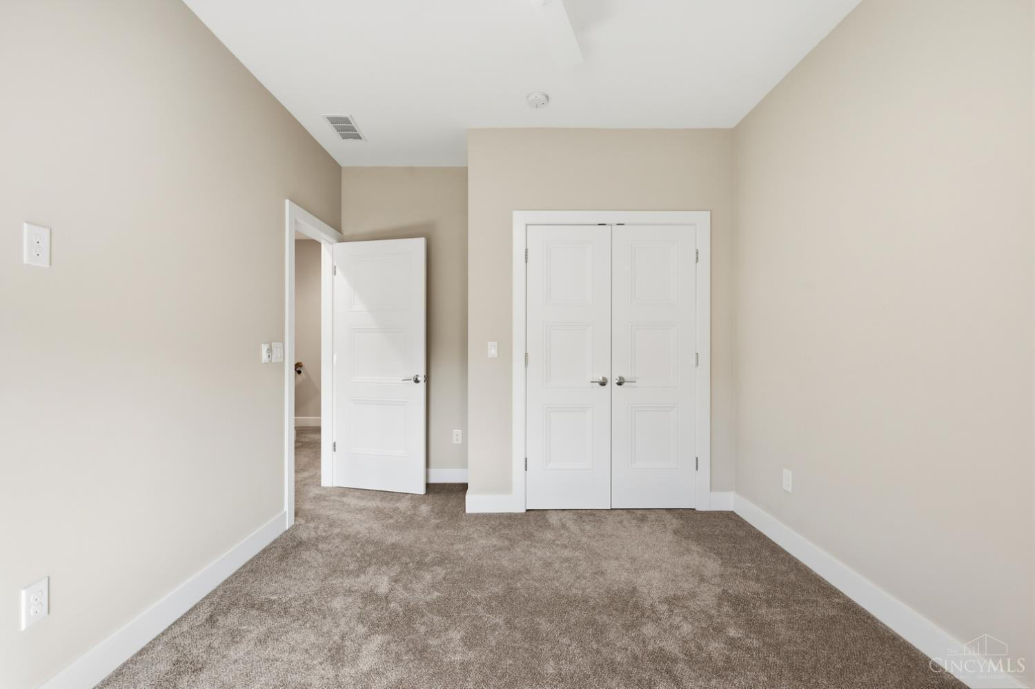 4252 Parkview Drive Unit: 1B