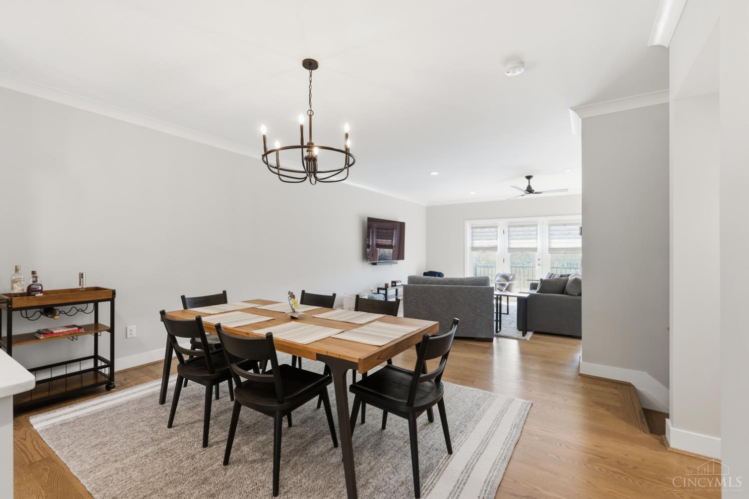 4252 Parkview Drive Unit: 1B