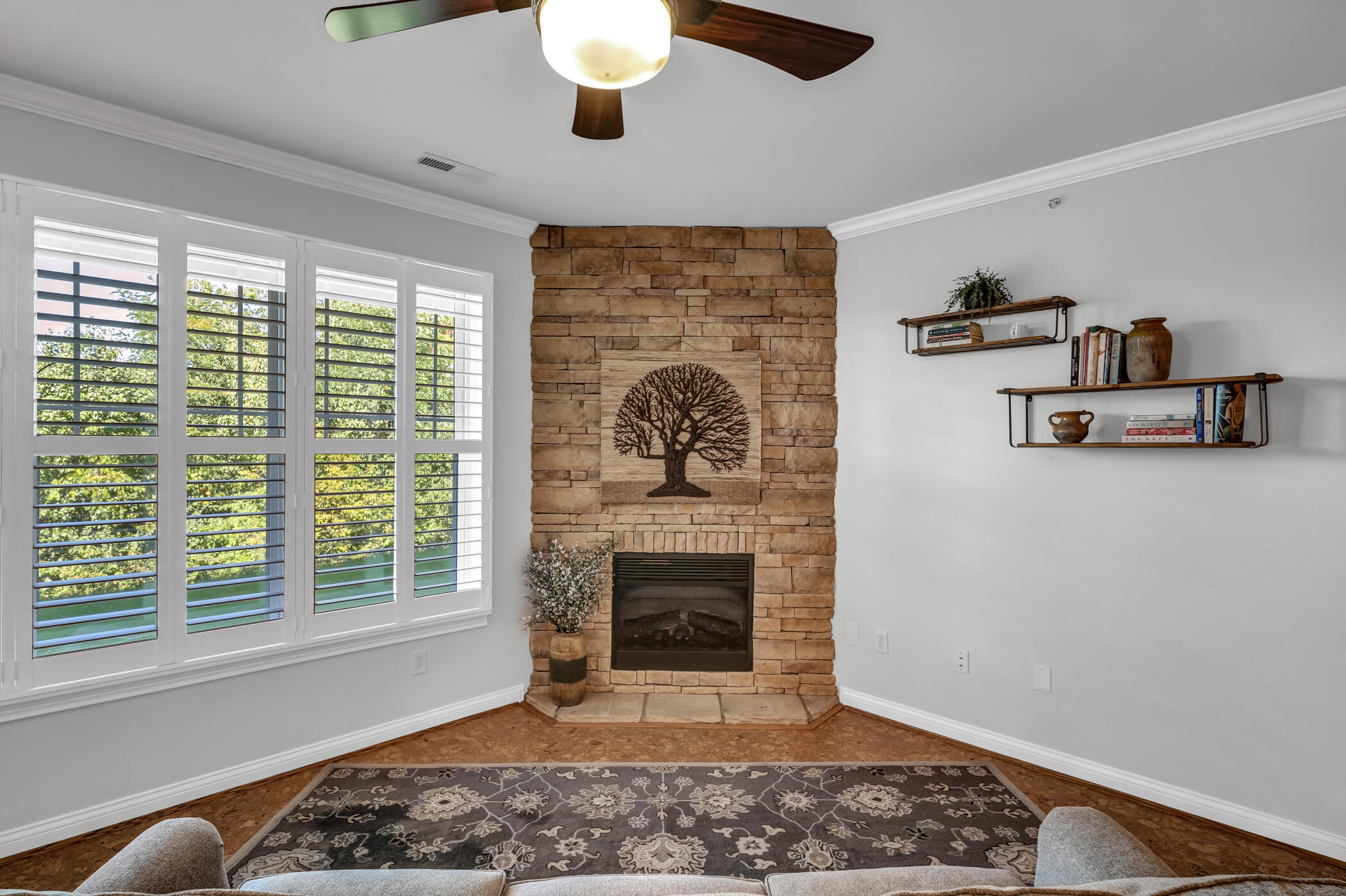 422 Riverpointe Drive, 2