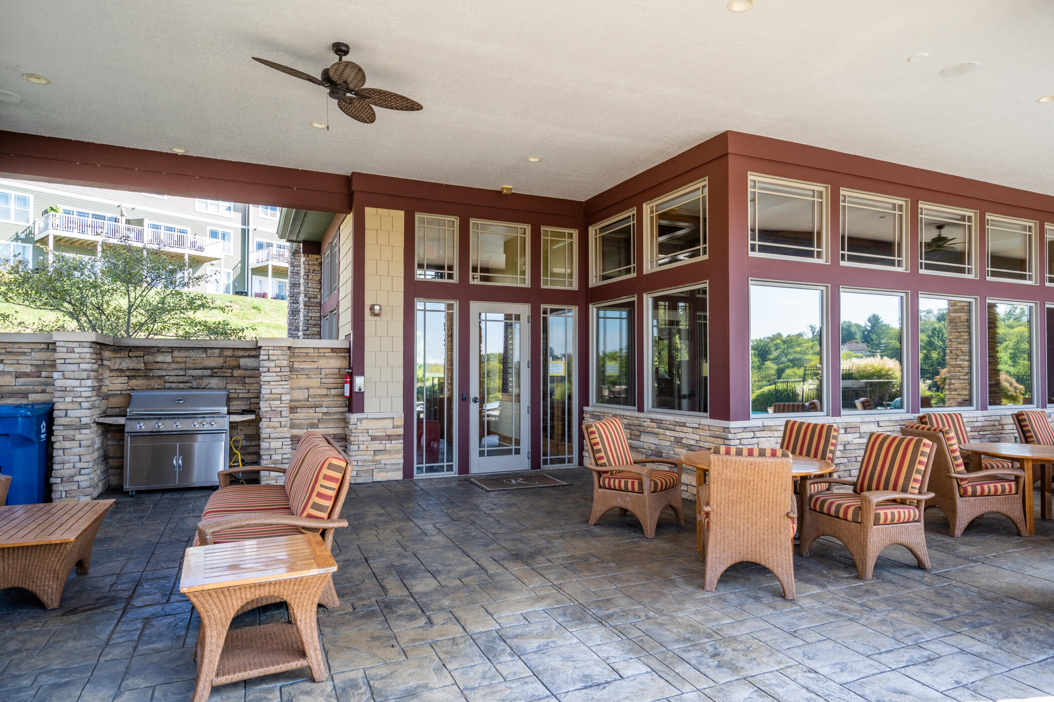 422 Riverpointe Drive, 2