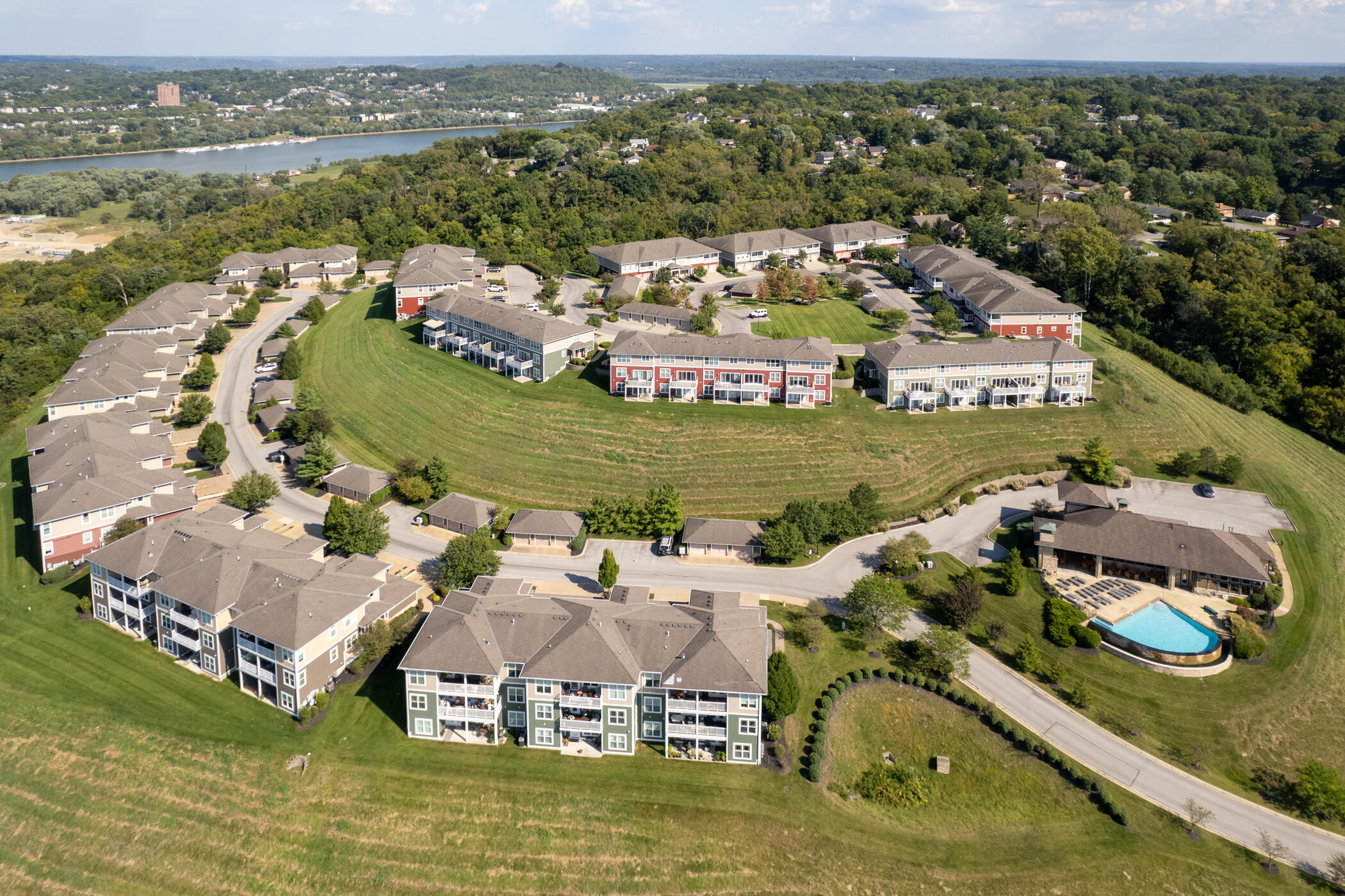 422 Riverpointe Drive, 2