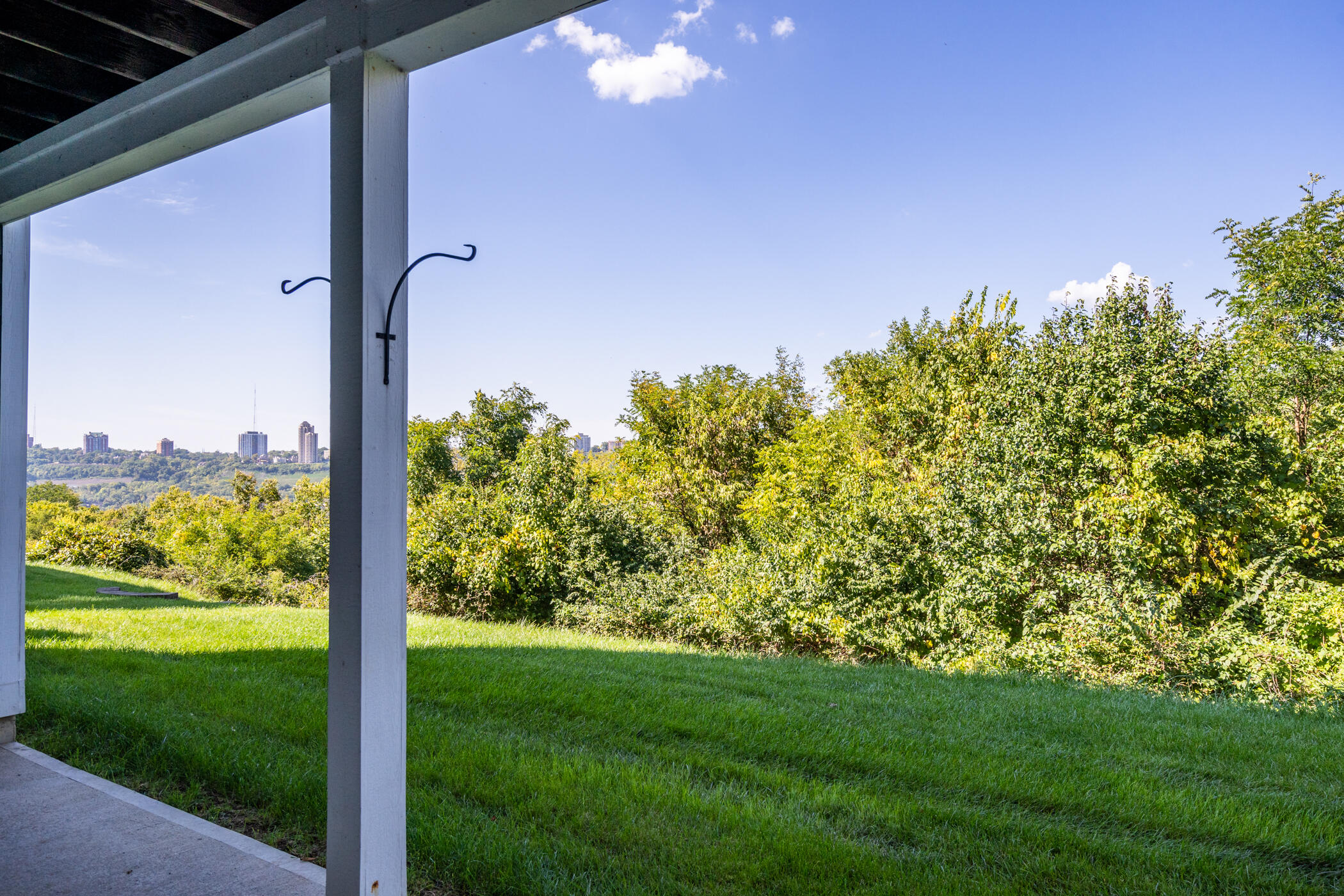 422 Riverpointe Drive, 2