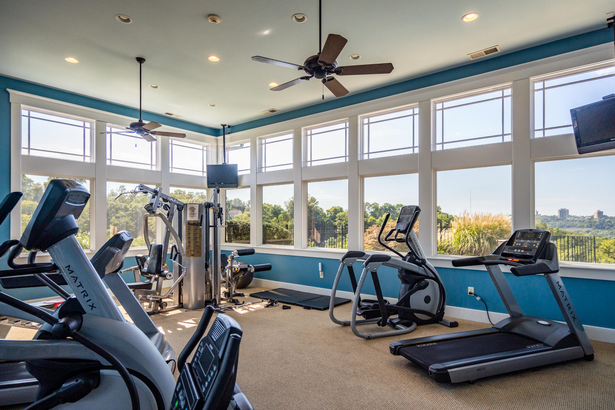 422 Riverpointe Drive, 2