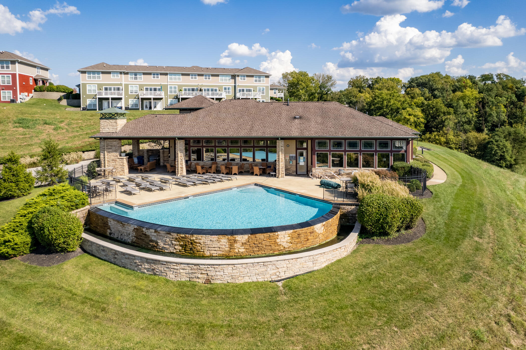 422 Riverpointe Drive, 2