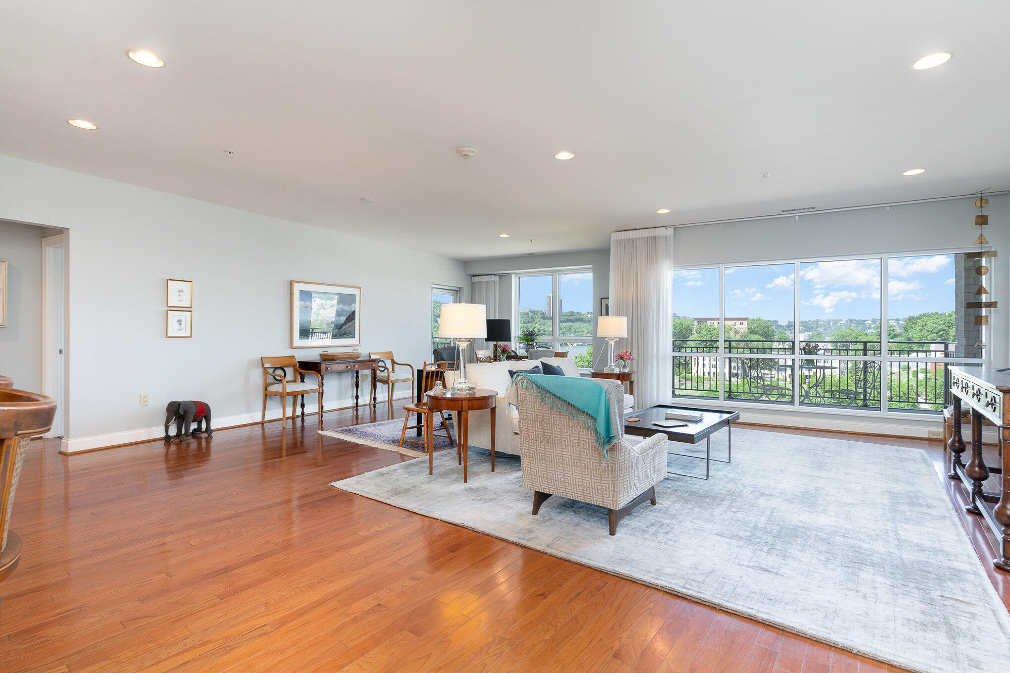 101 Harbor Greene Drive, W505