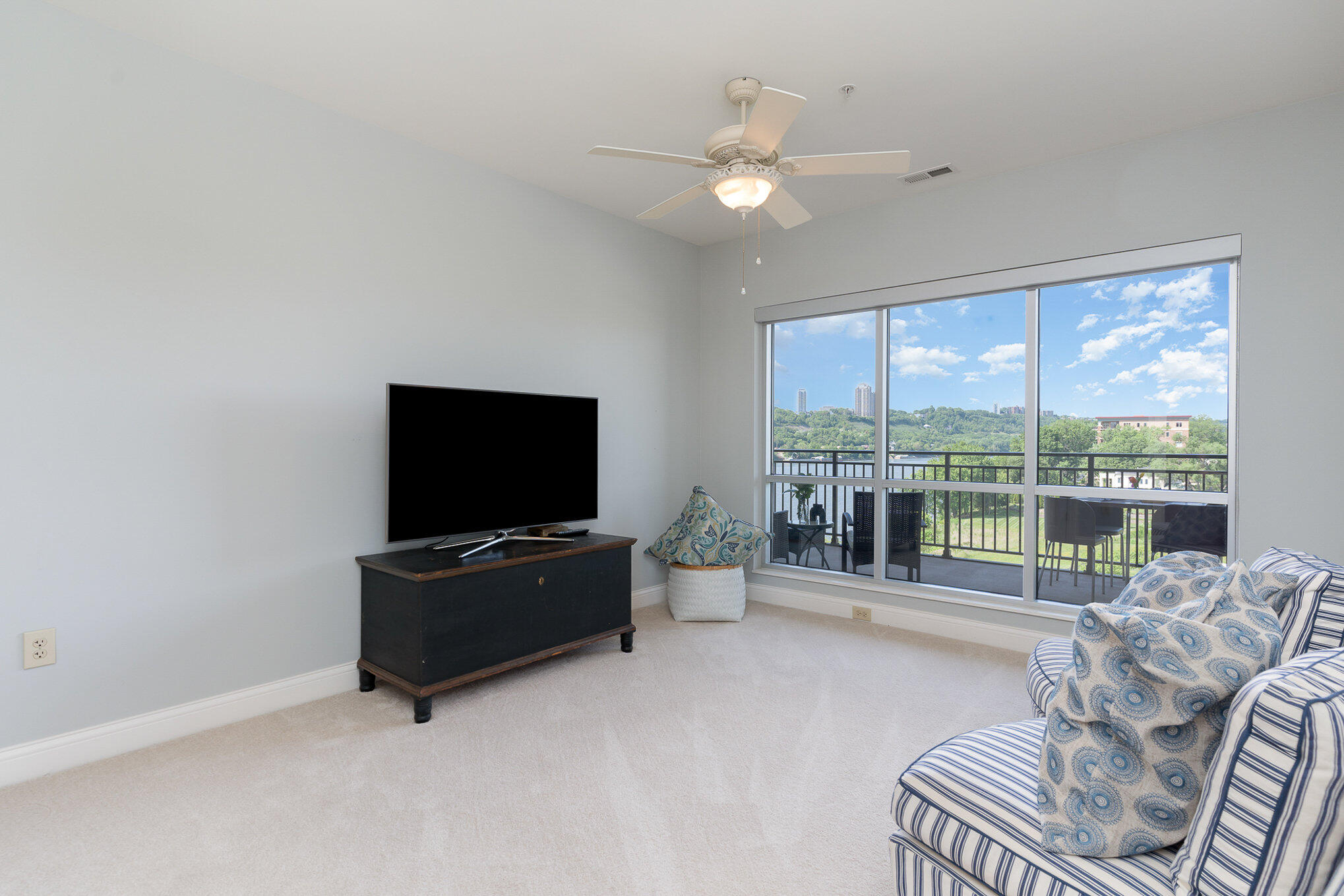 101 Harbor Greene Drive, W505