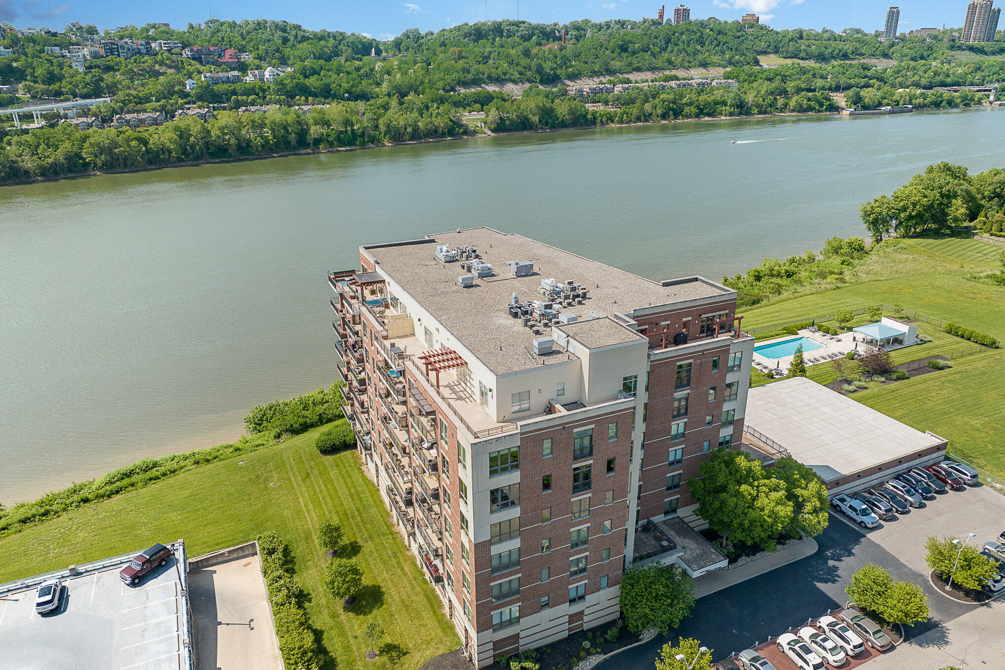 101 Harbor Greene Drive, W505