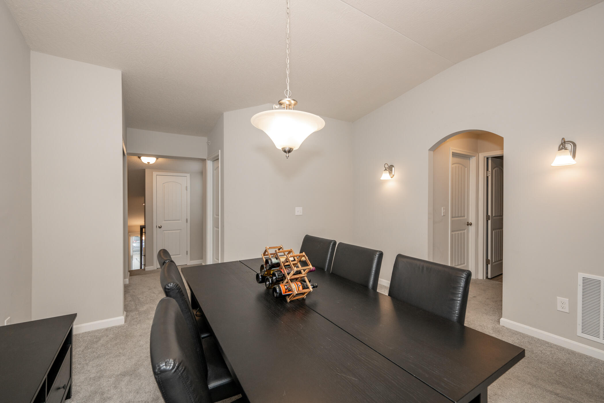 7408 Ravens Run, 18-303