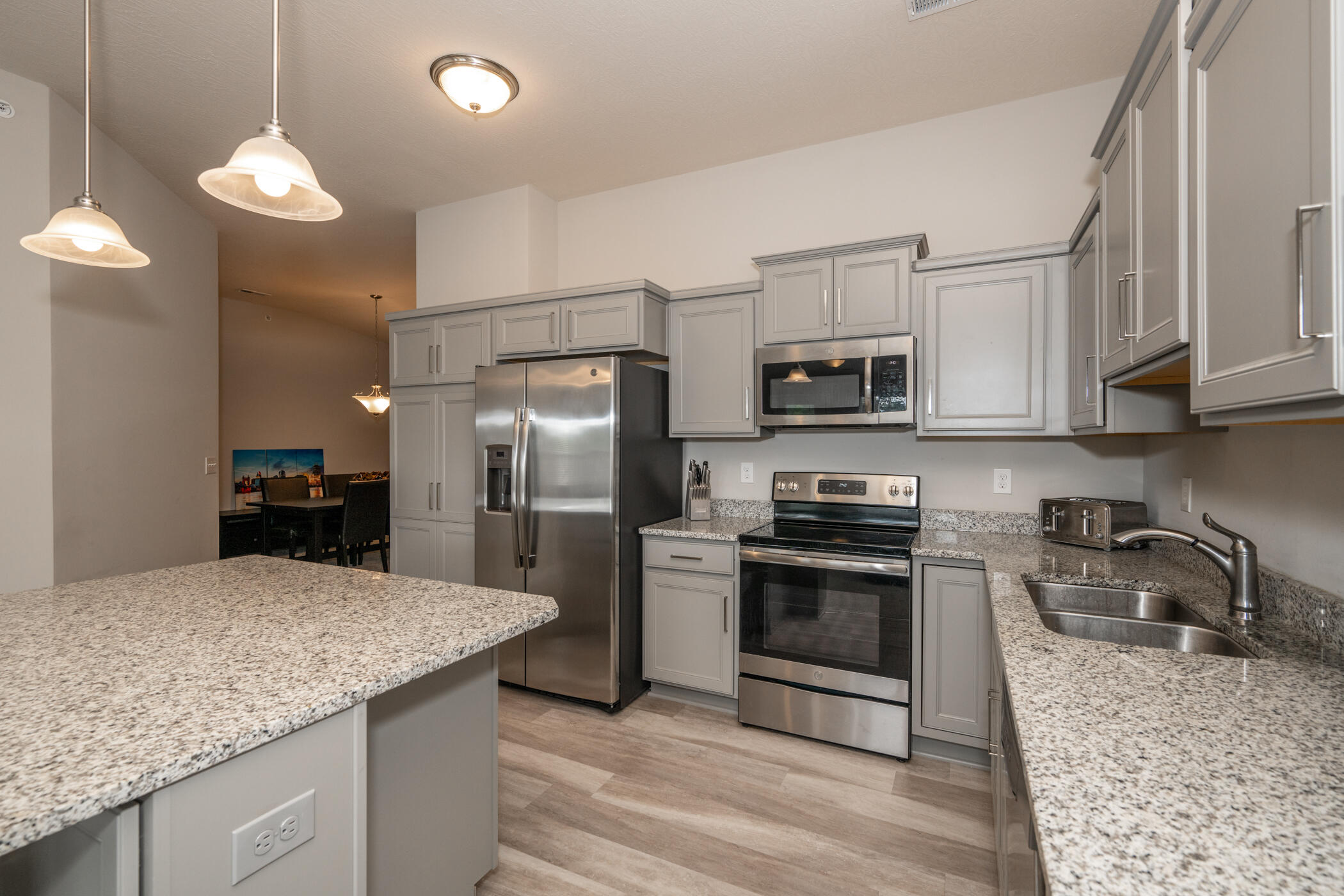 7408 Ravens Run, 18-303