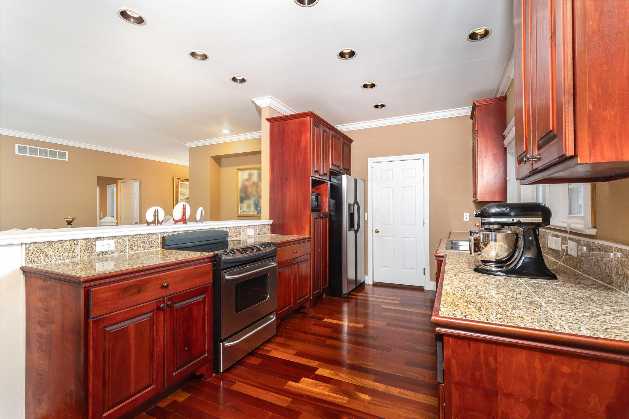 2215 Scheper Court