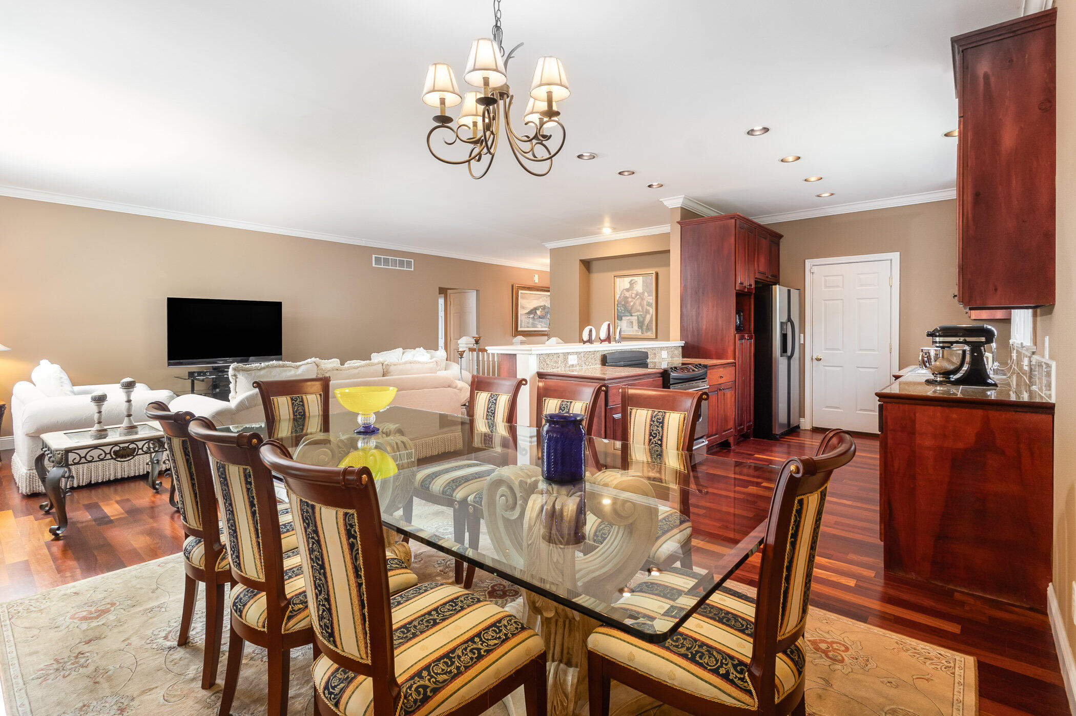 2215 Scheper Court