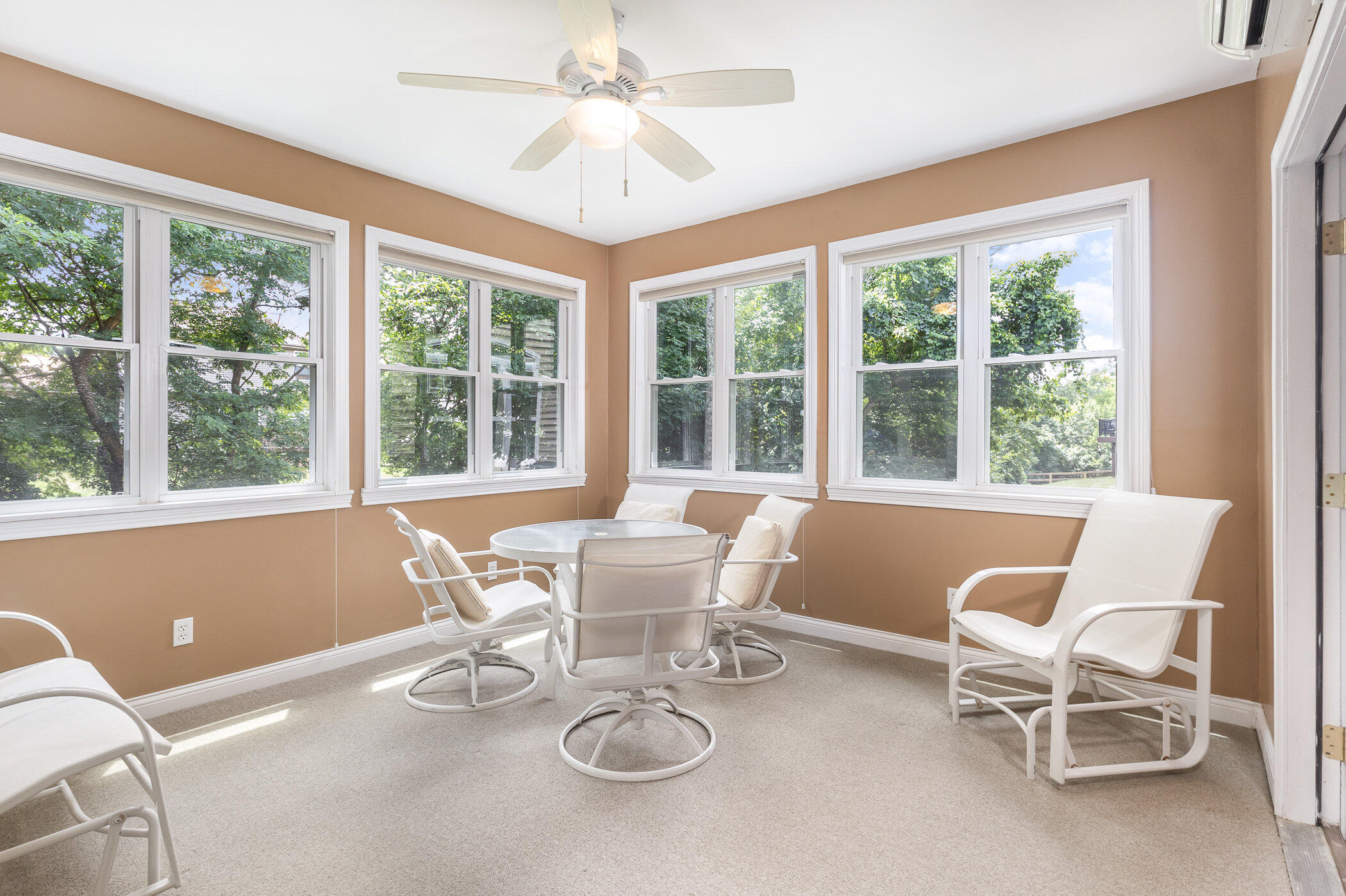 2215 Scheper Court