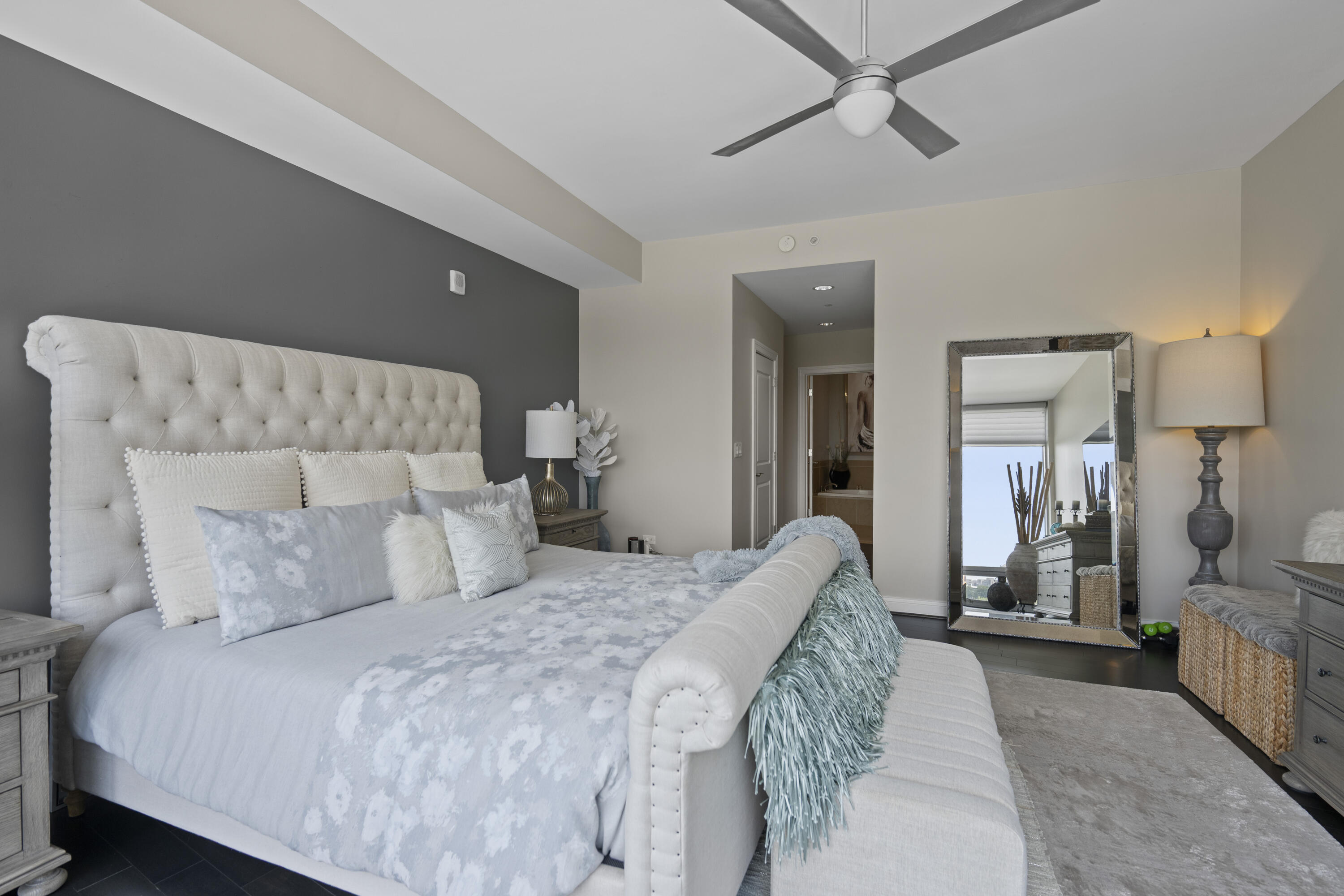 400 Riverboat Row, 603