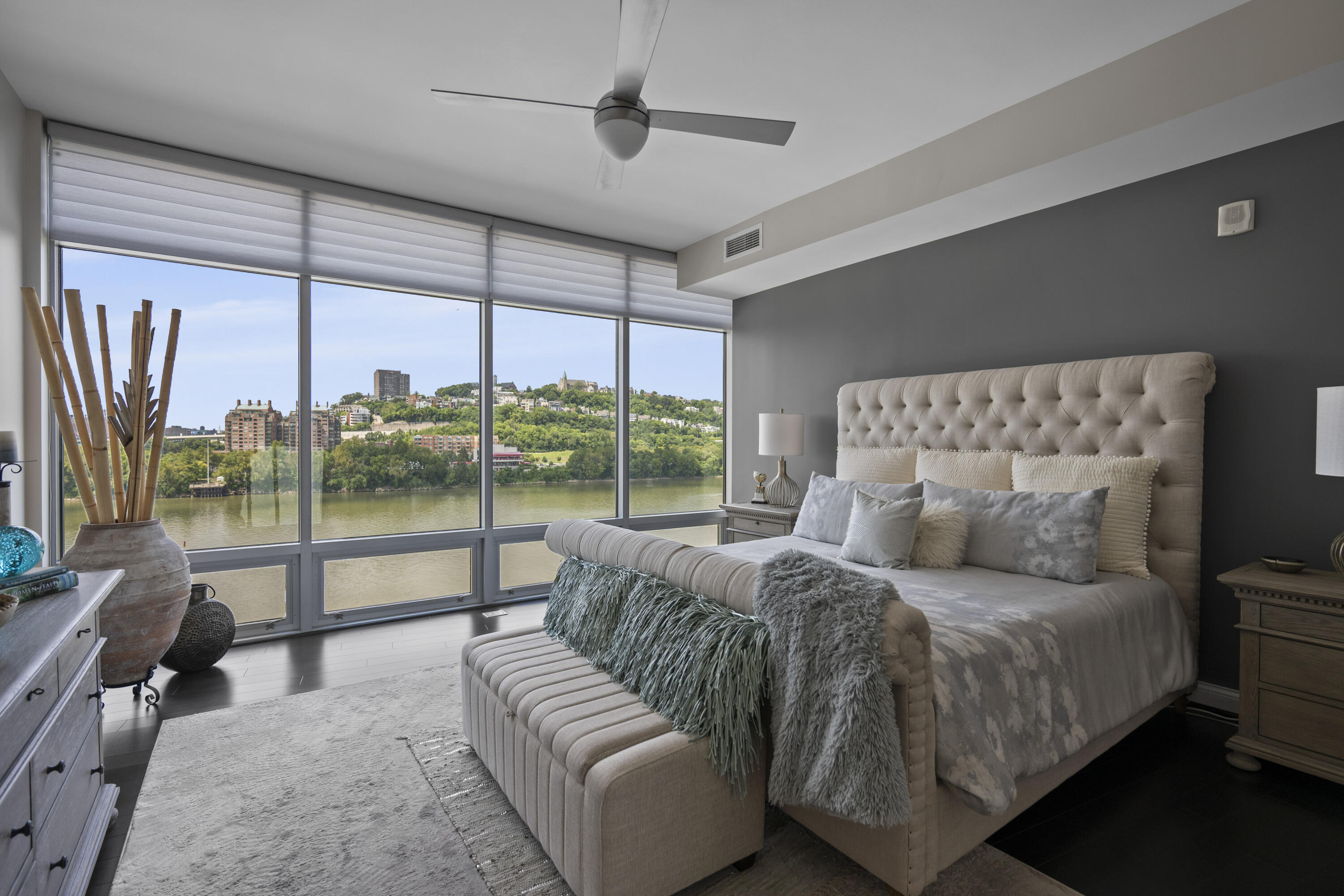 400 Riverboat Row, 603