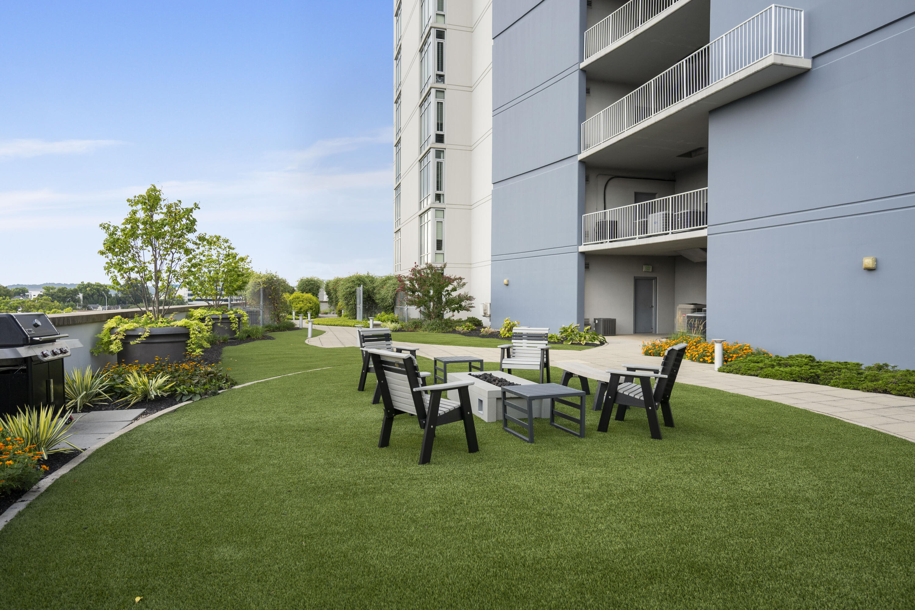 400 Riverboat Row, 603