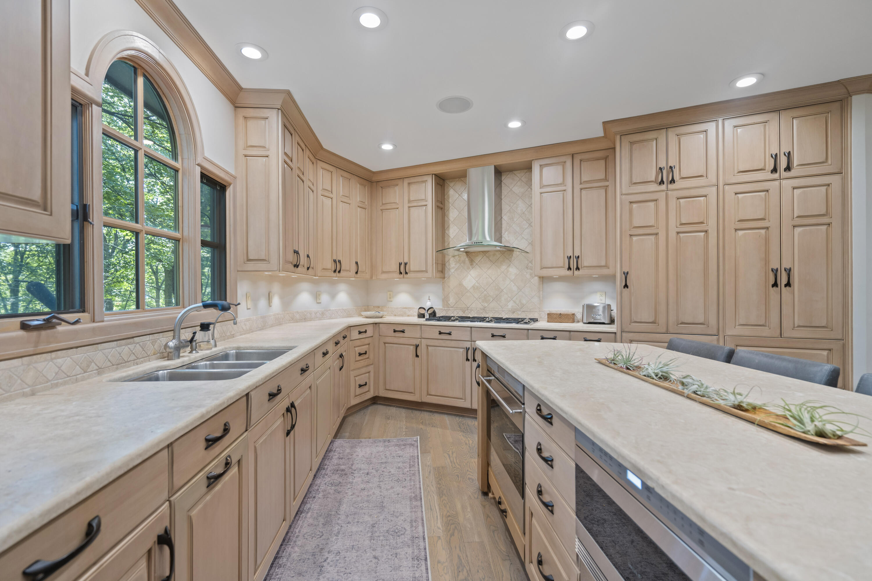 1960 Edenderry Drive