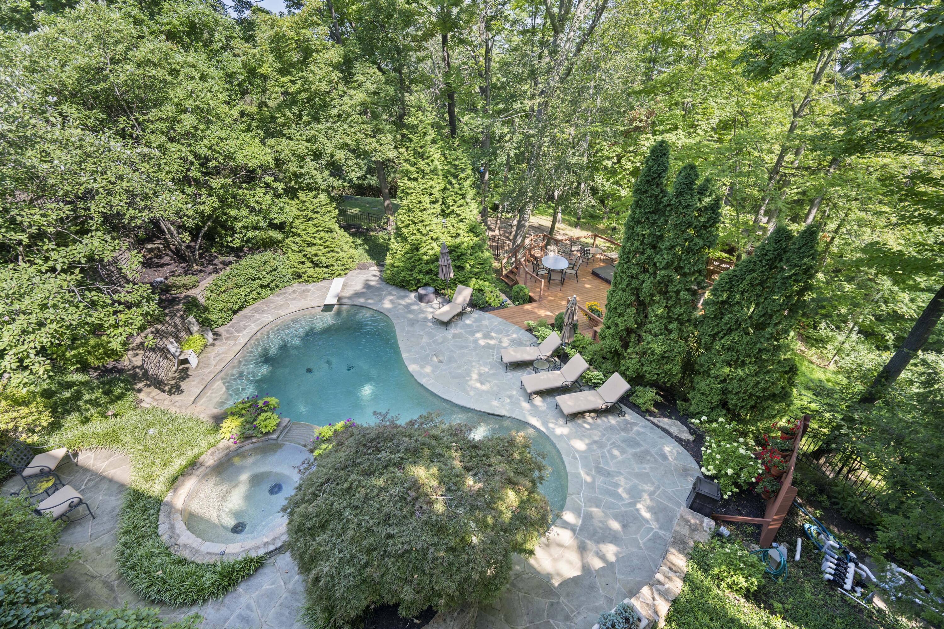 1960 Edenderry Drive