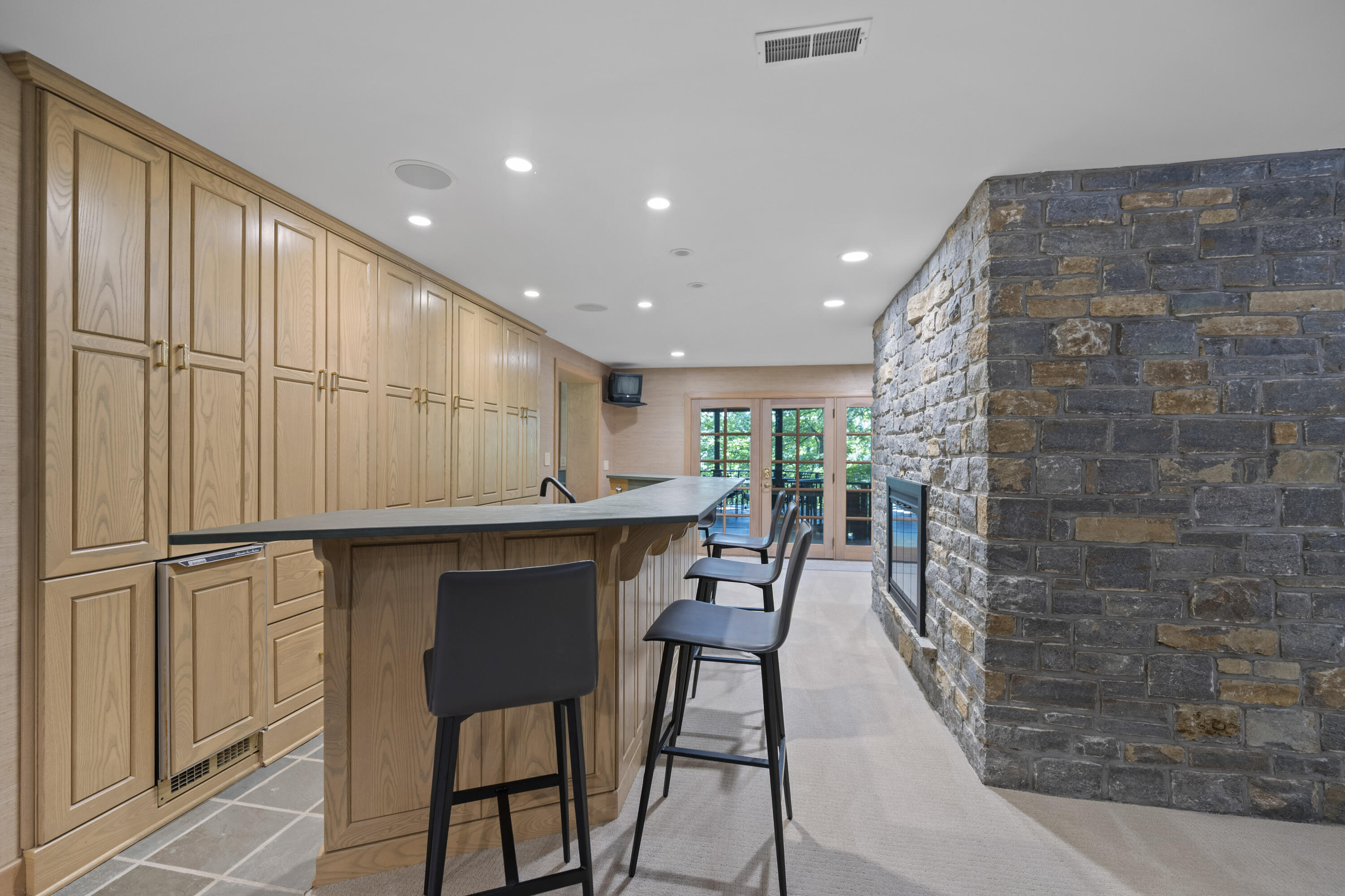 1960 Edenderry Drive