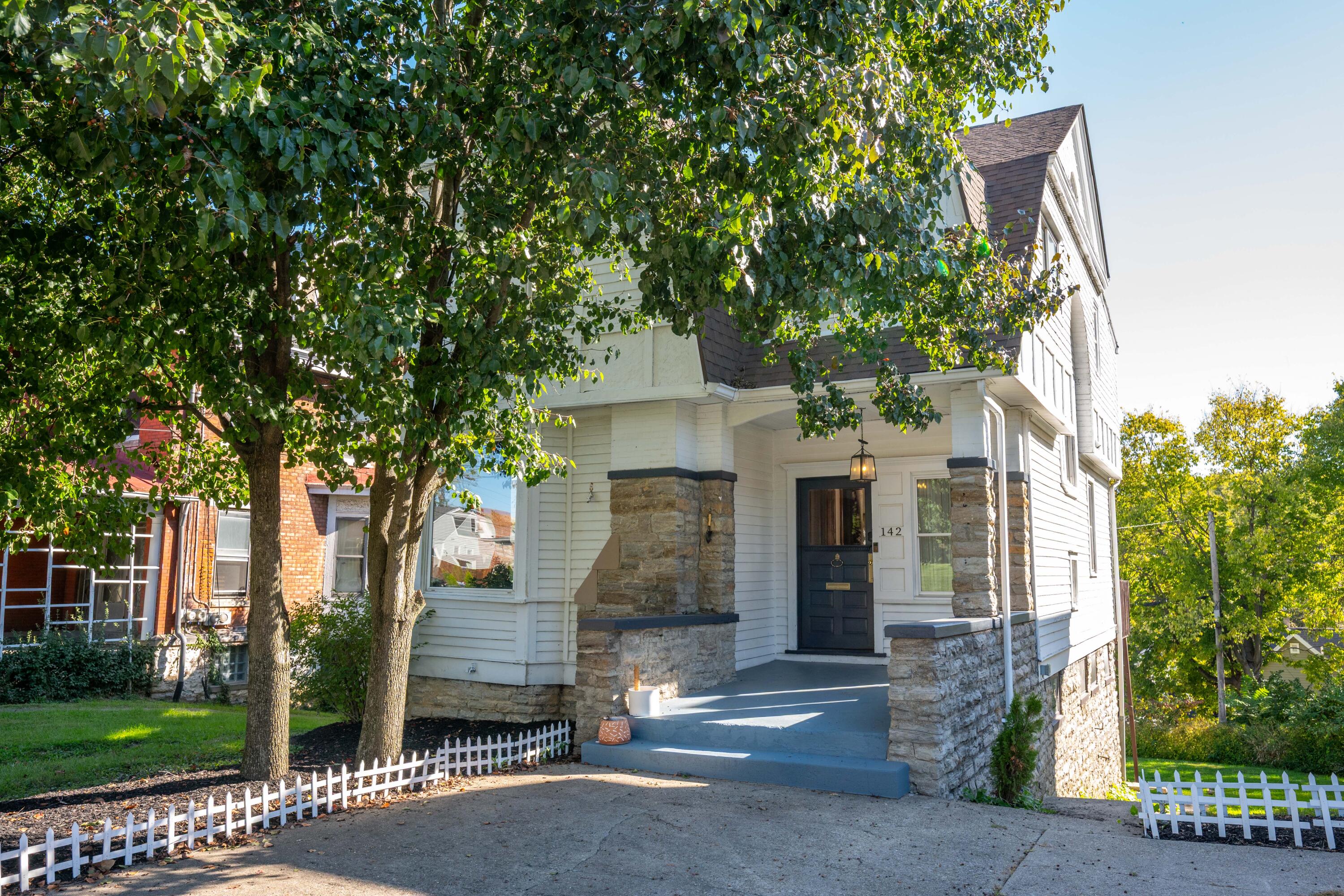 142 Highway Avenue, Ludlow