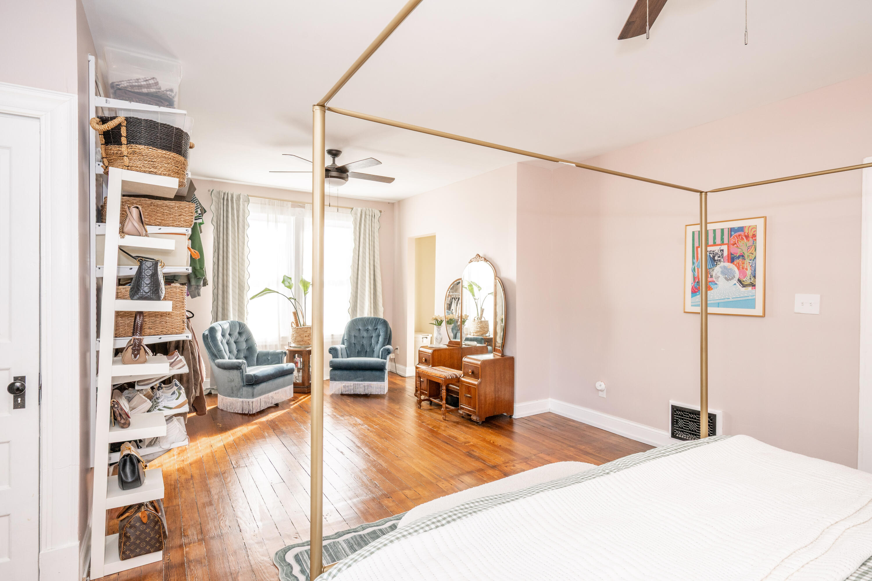 142 Highway Avenue, Ludlow