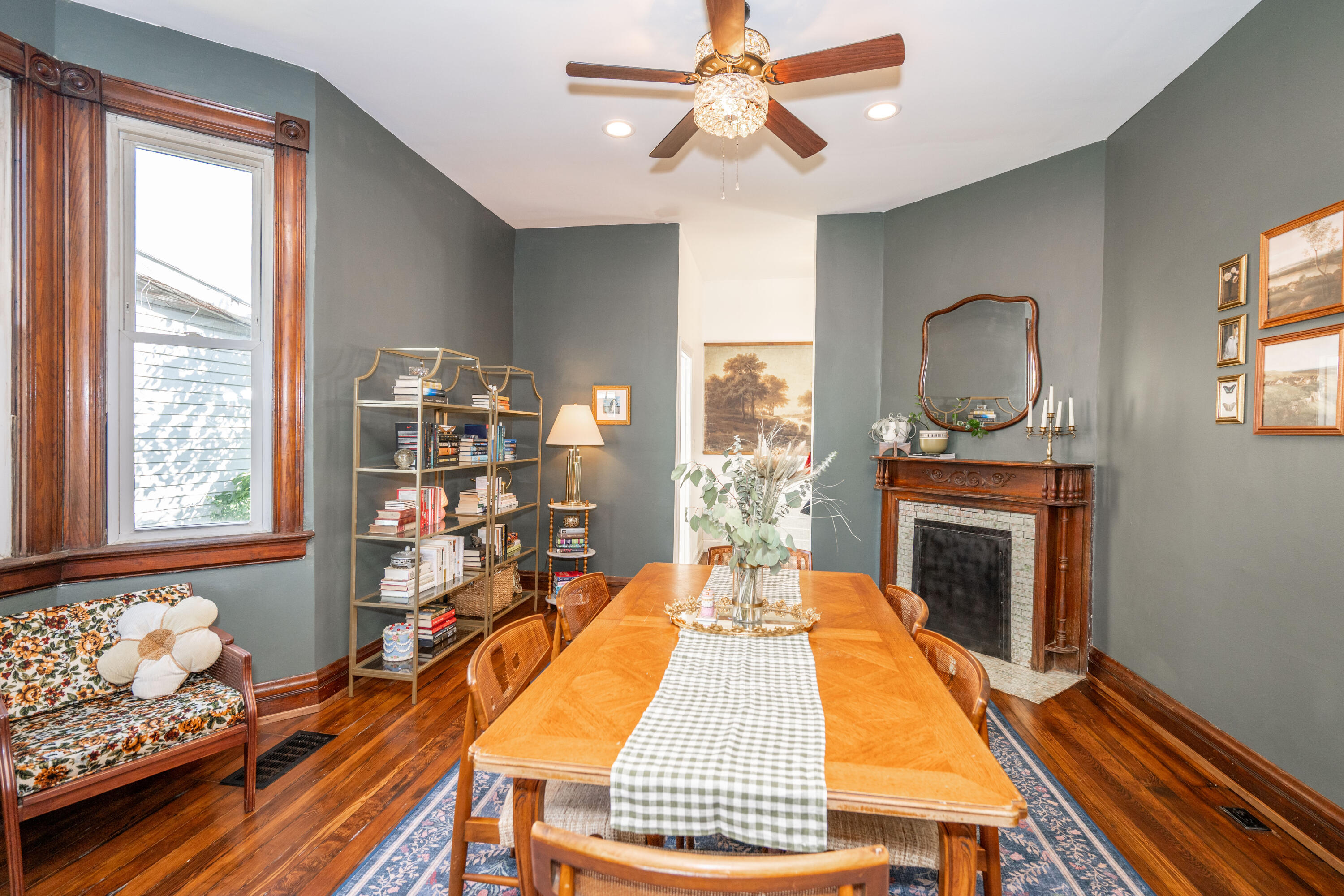 142 Highway Avenue, Ludlow