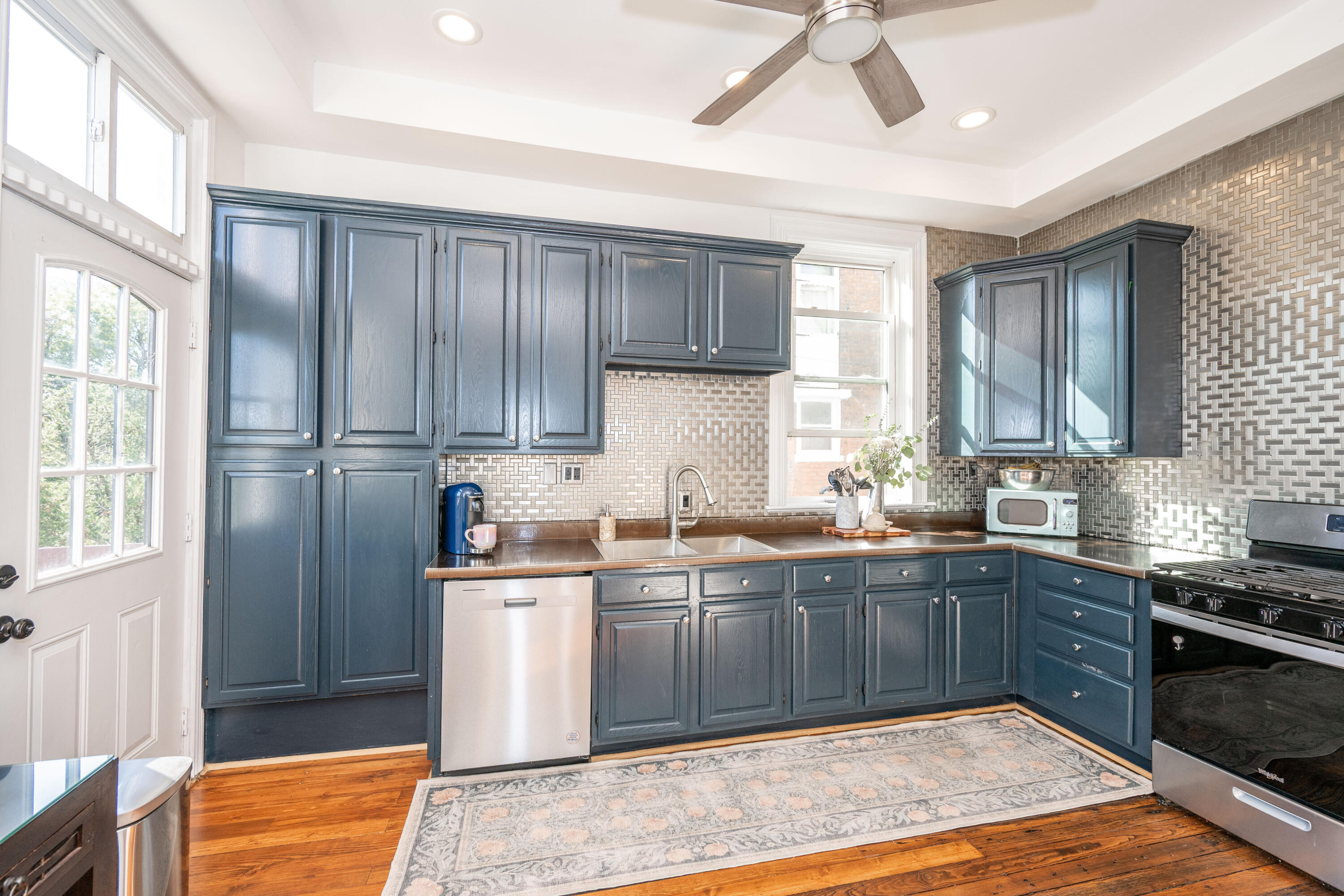 142 Highway Avenue, Ludlow