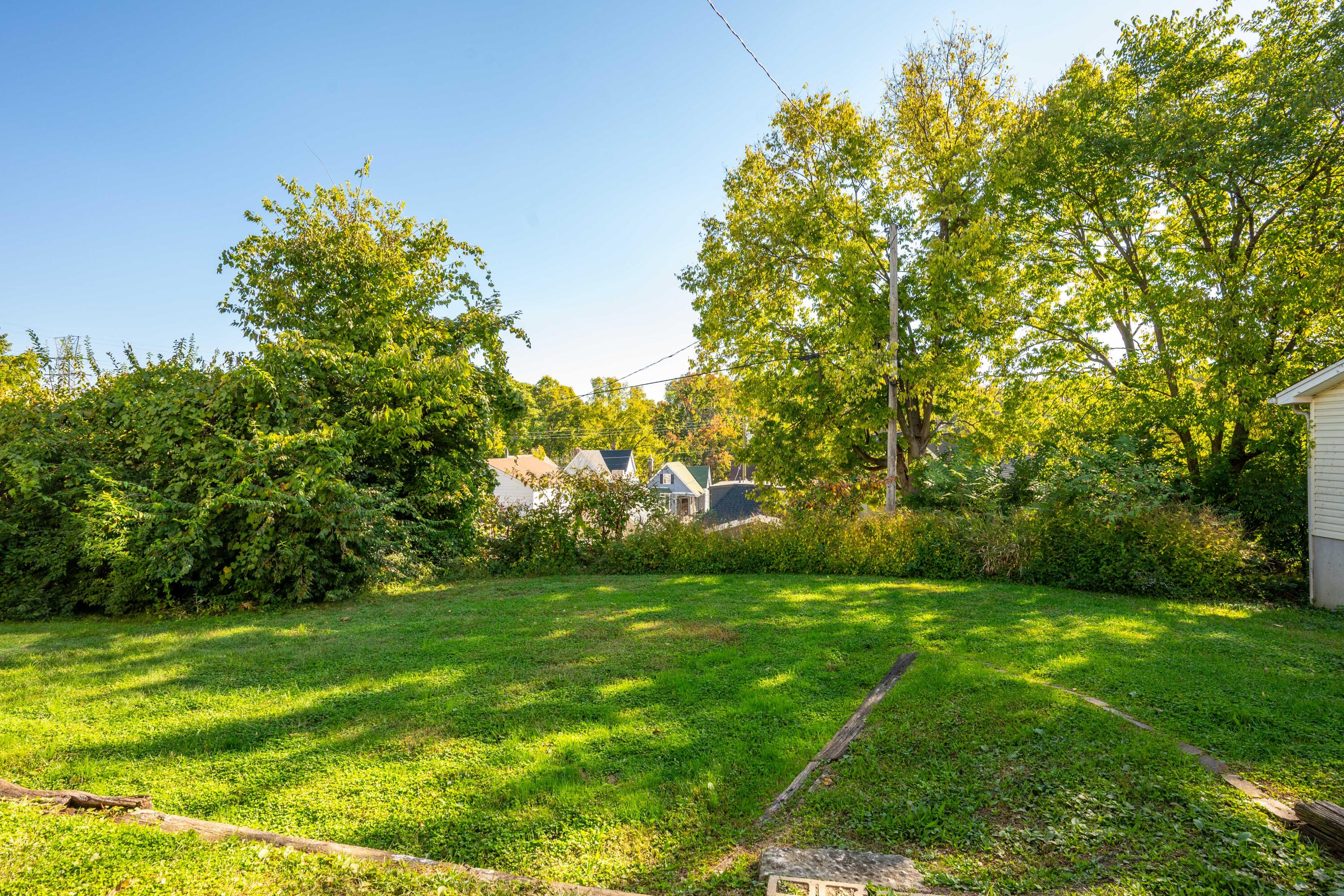 142 Highway Avenue, Ludlow