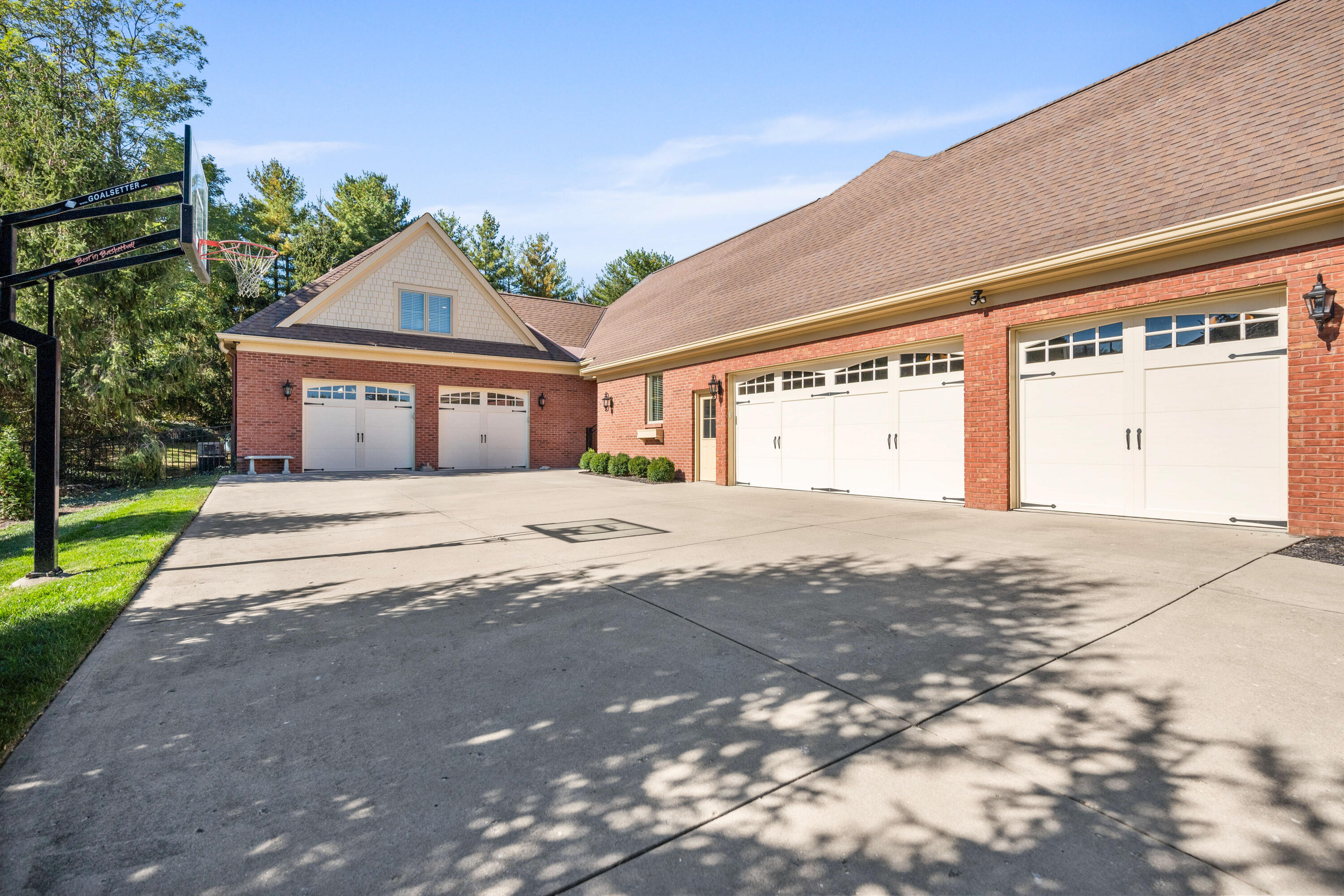 931 Squire Oaks Drive