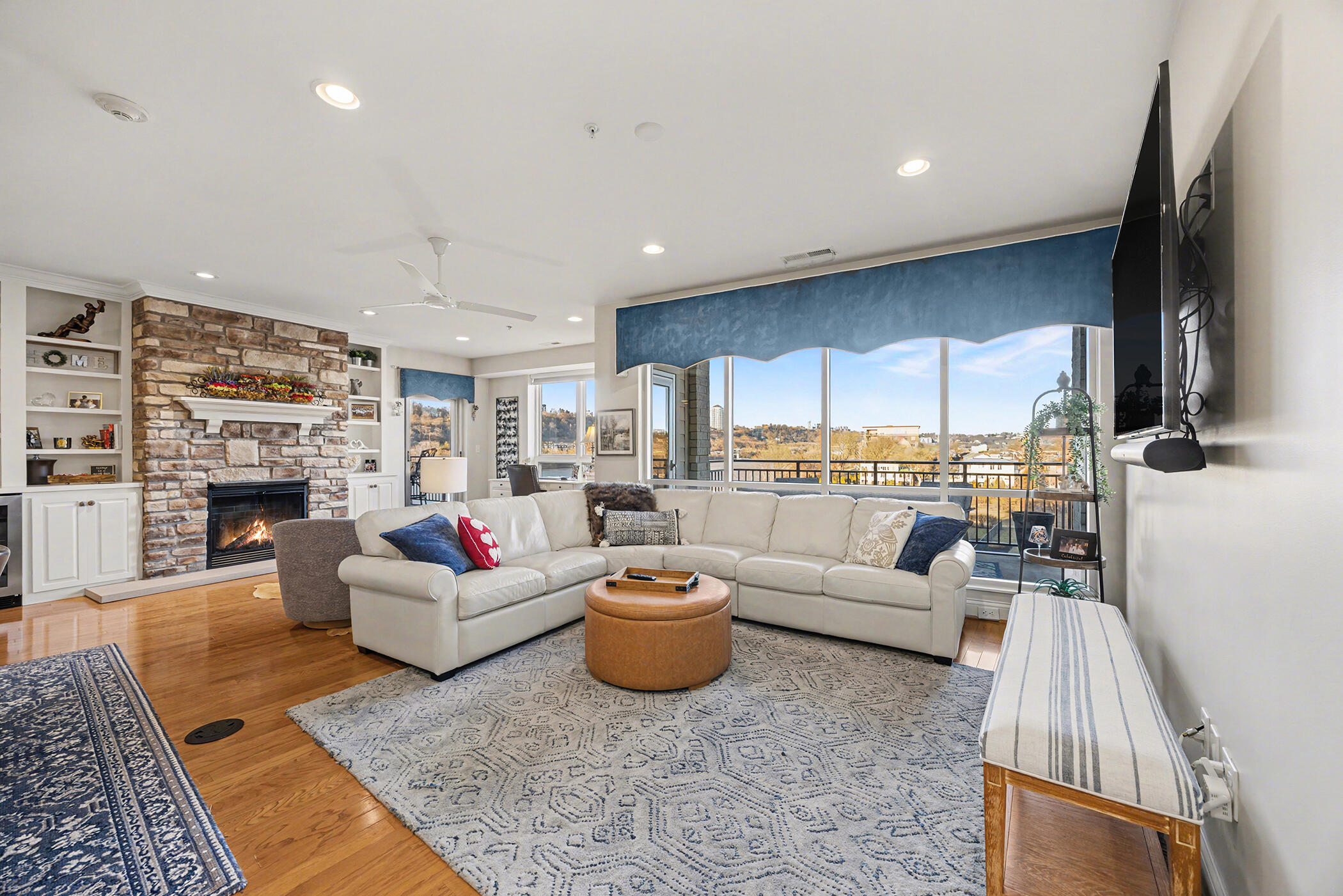 101 Harbor Greene Drive, W405