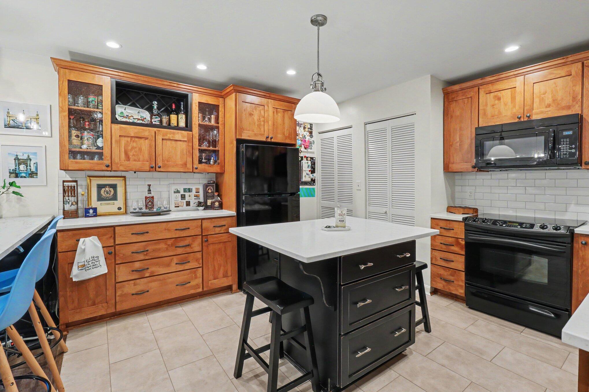 323 E 2nd Street, 105