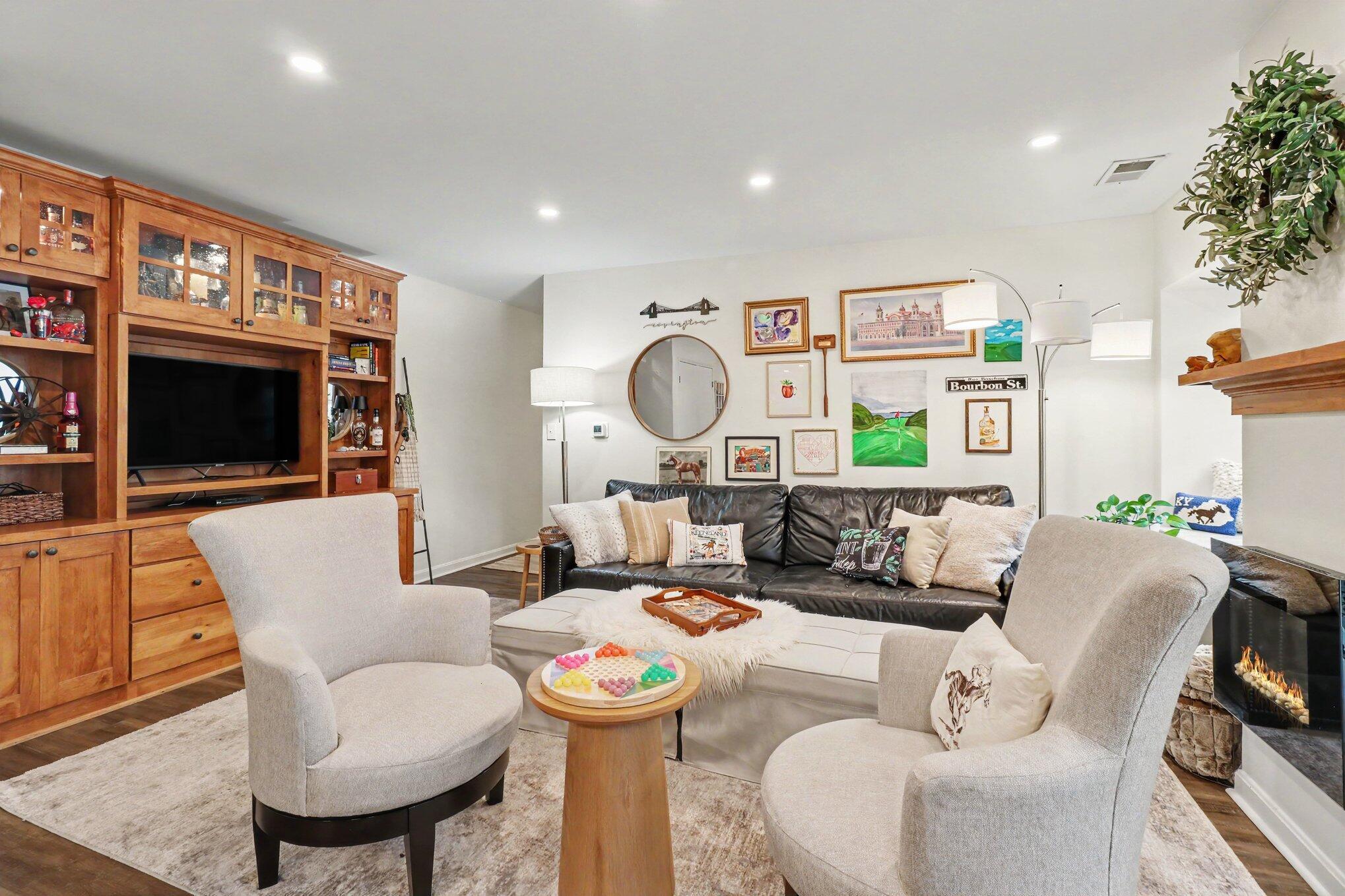 323 E 2nd Street, 105