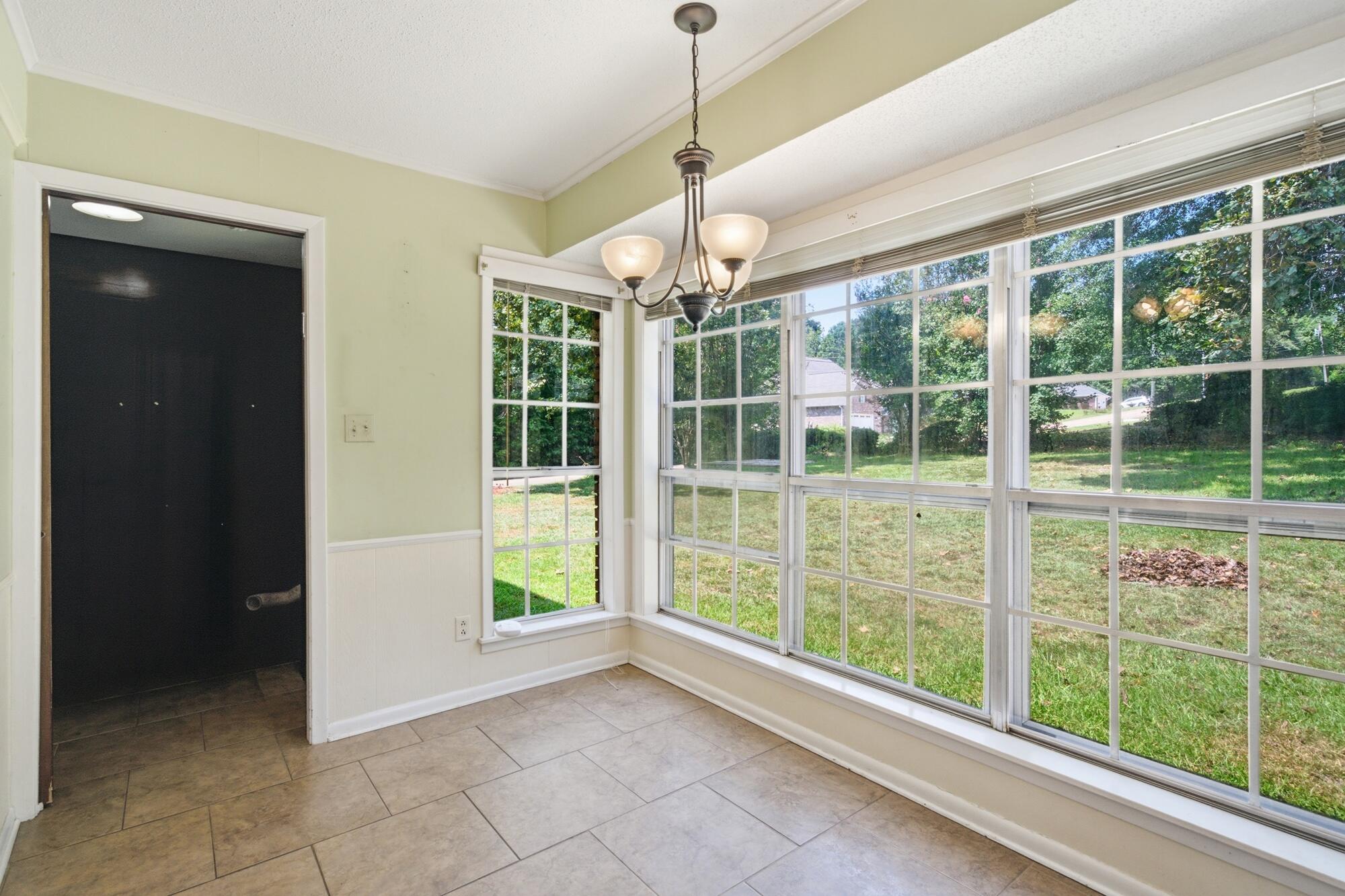 118 W Lakeside Dr.