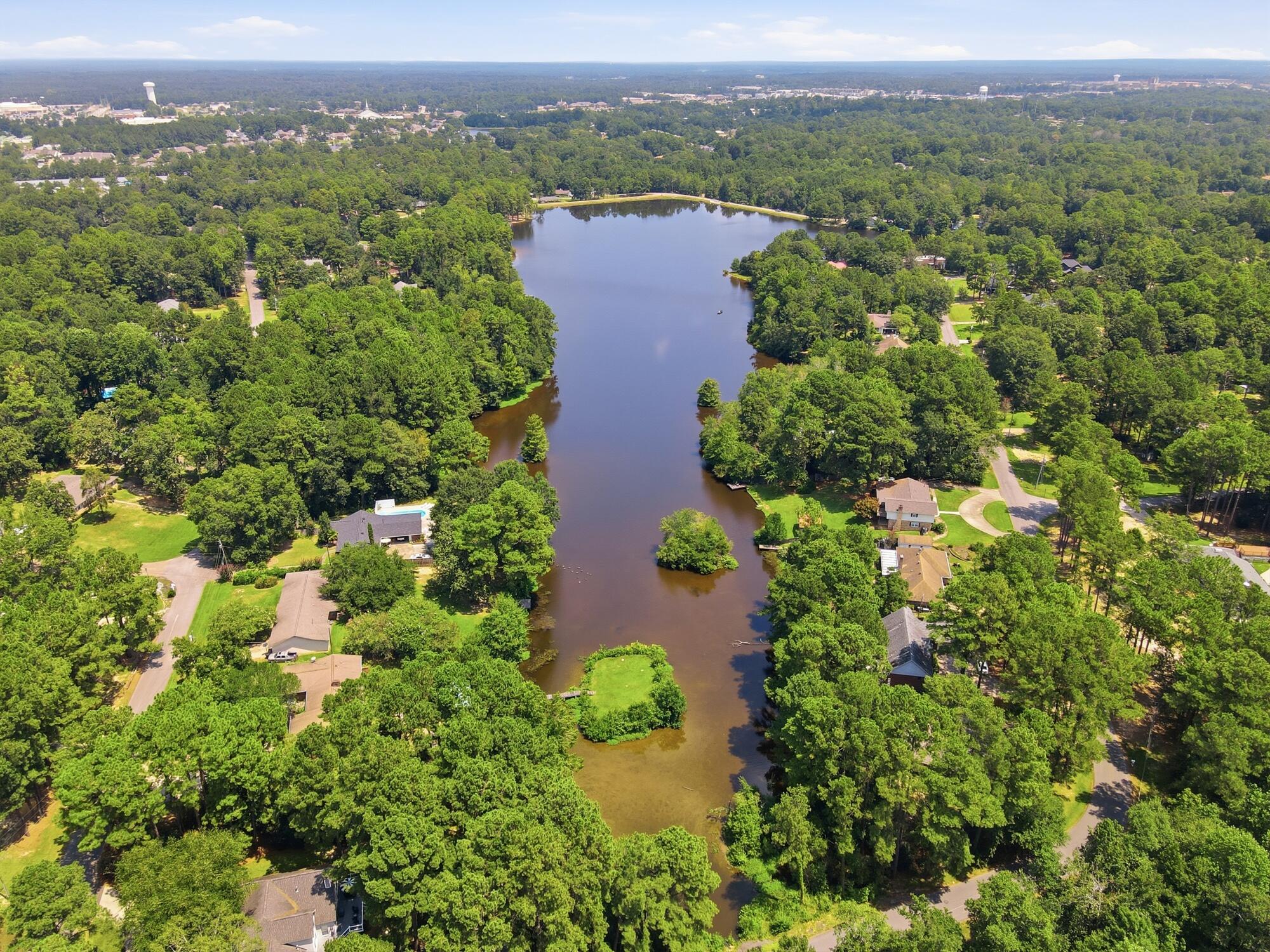 118 W Lakeside Dr.