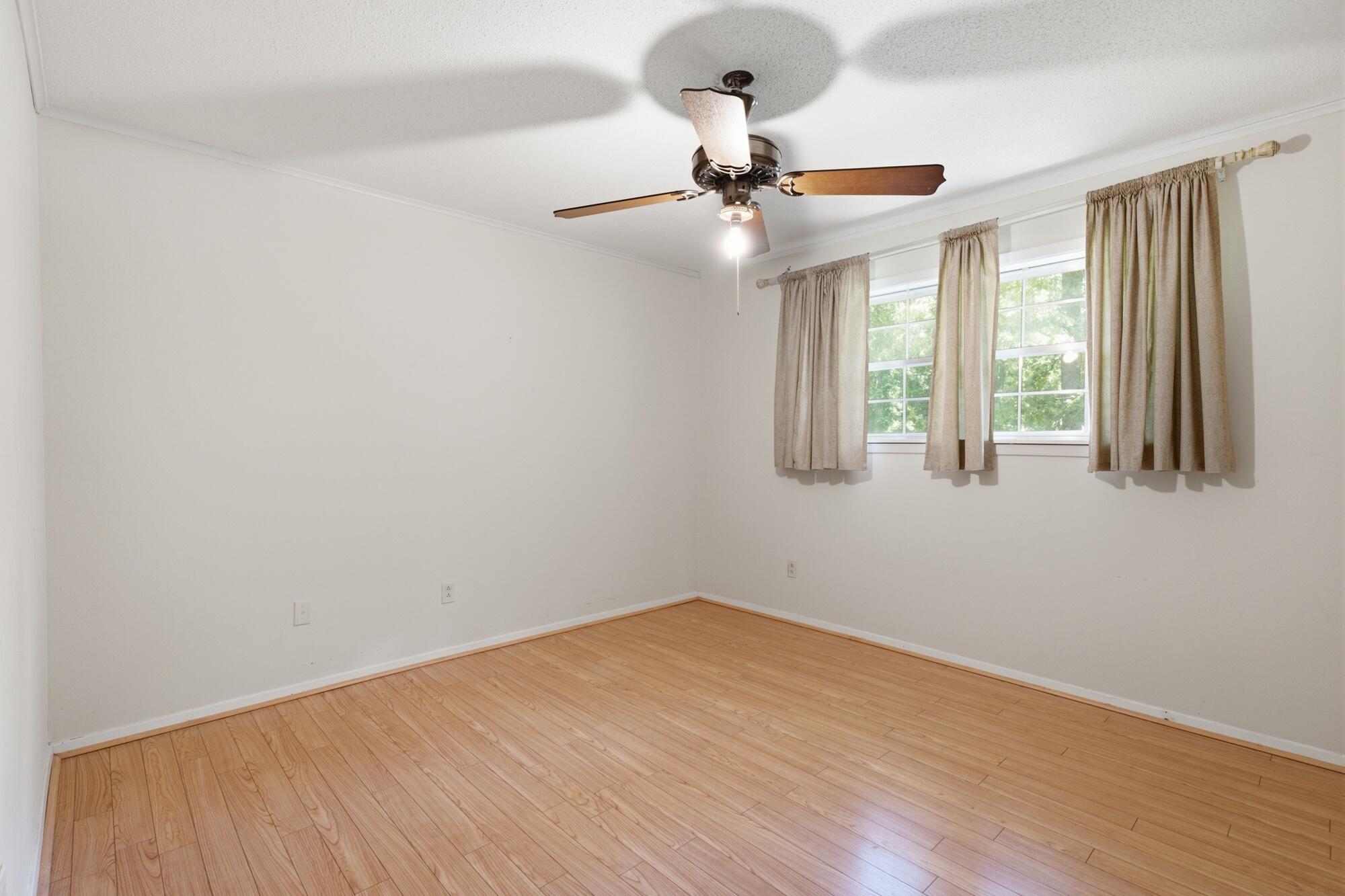 118 W Lakeside Dr.