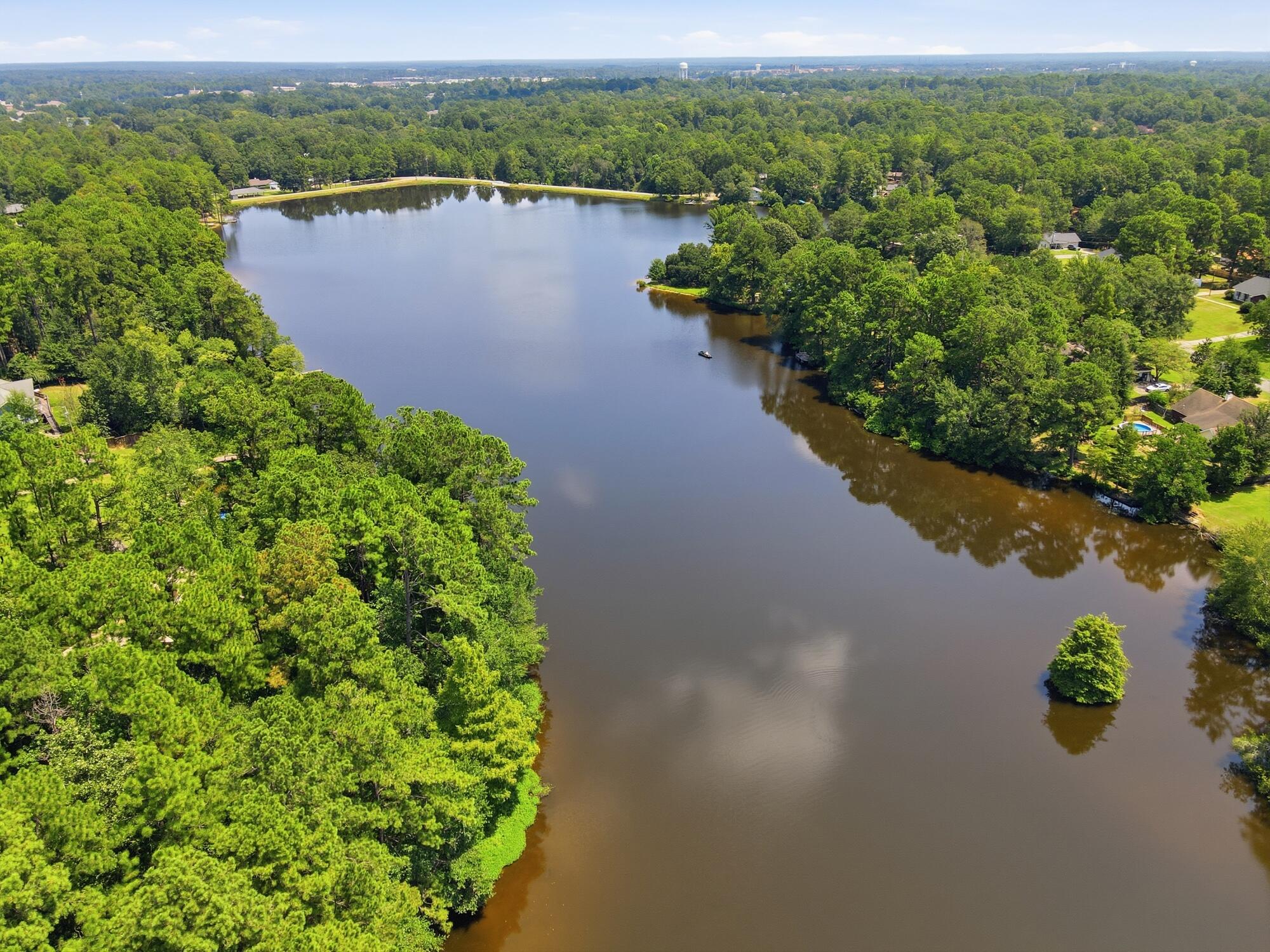 118 W Lakeside Dr.