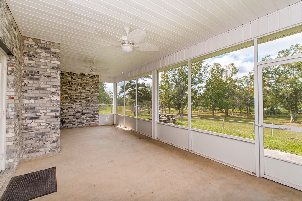29 E Twin Oaks Lane