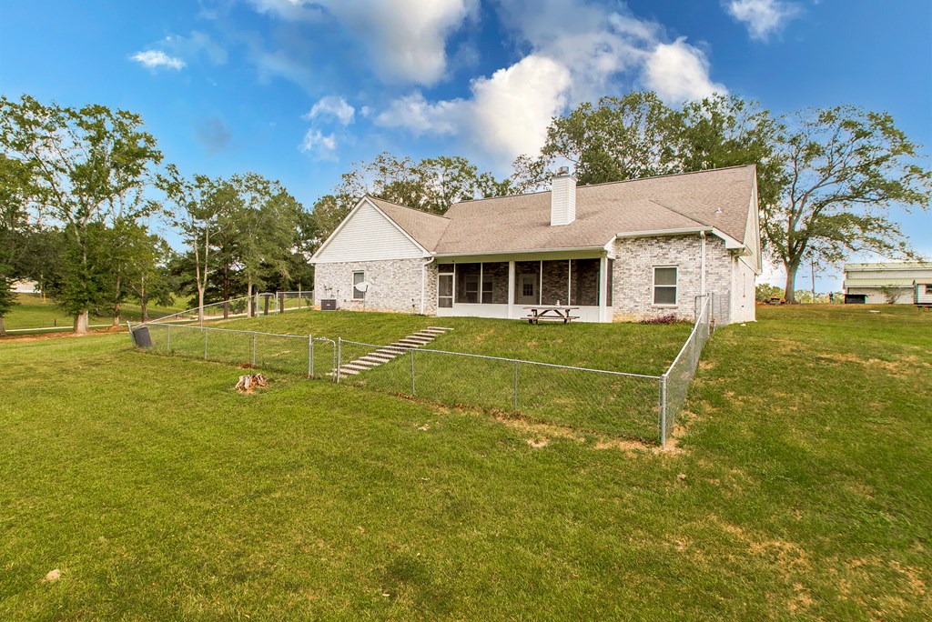 29 E Twin Oaks Lane
