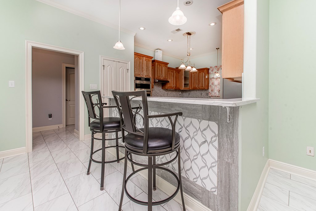 29 E Twin Oaks Lane